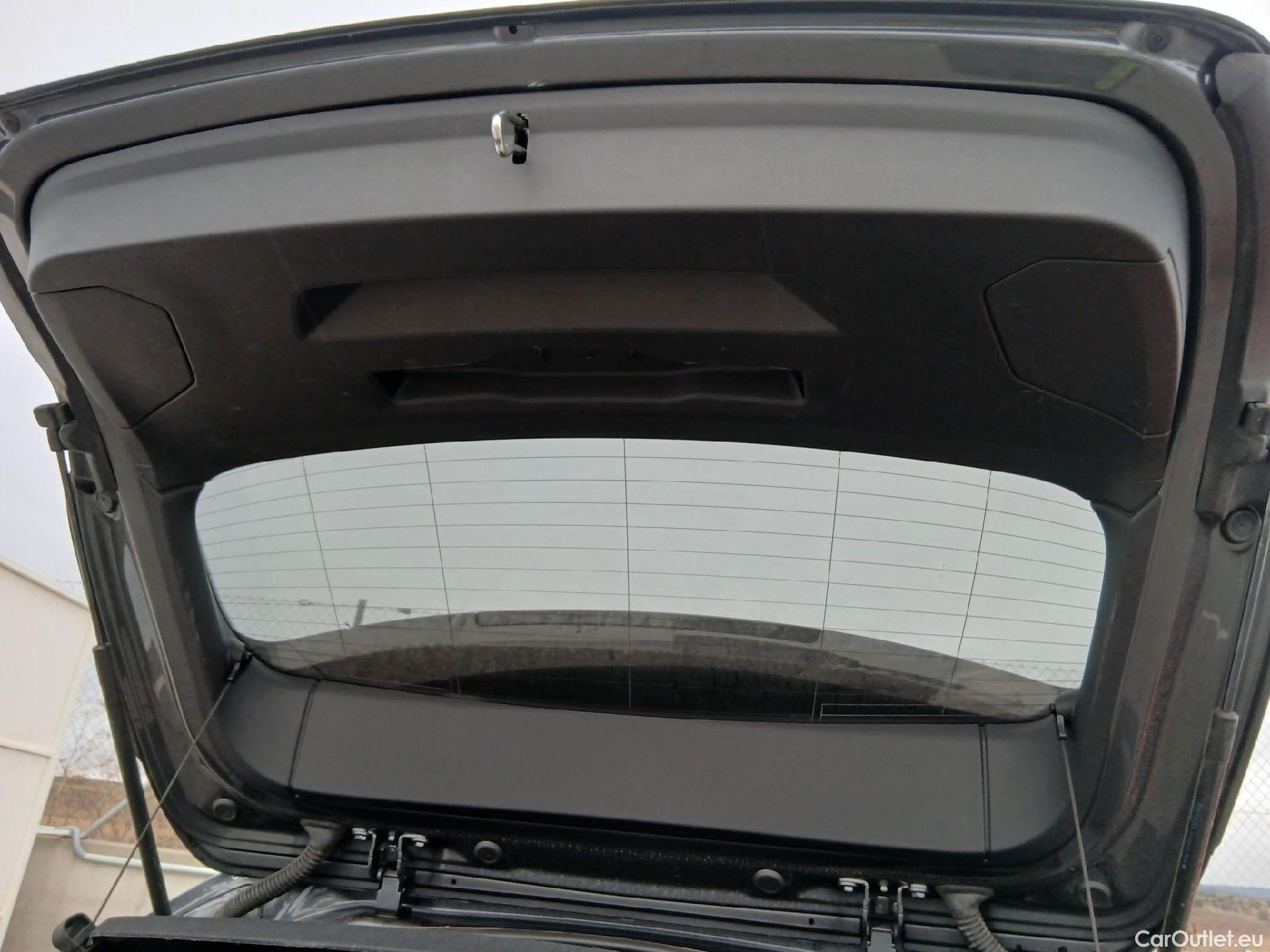  Bmw  Serie 1 BMW  / 2019 / 5P / berlina con portón 118i #19