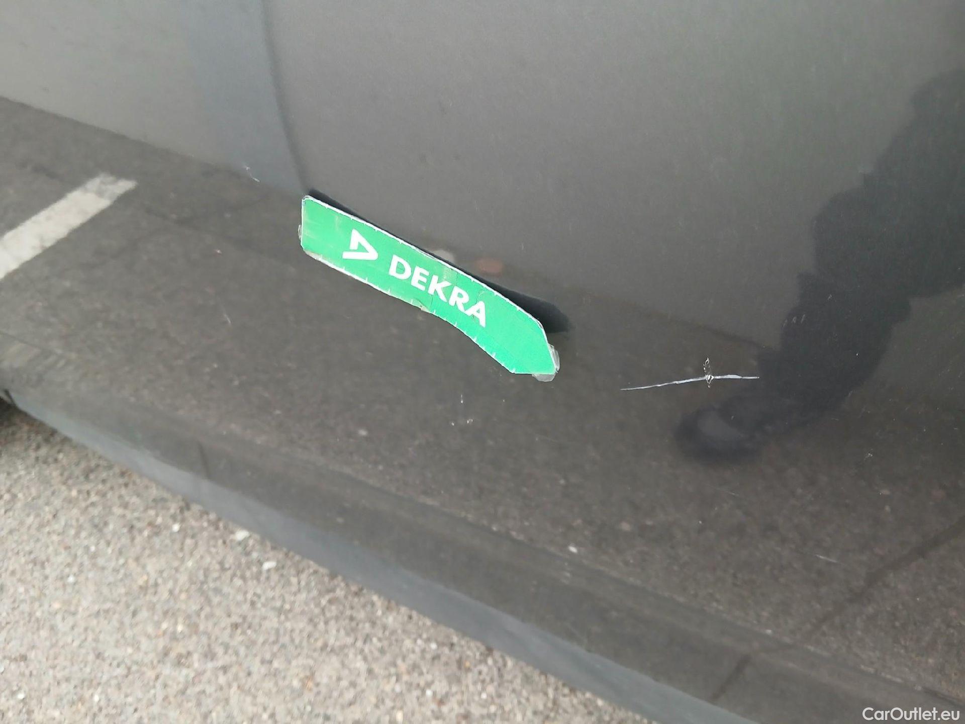  DS  DS7 DS DS 7 Crossback / 2017 / 5P / todoterreno BlueHDi DE 96kW (130CV) Auto. CHIC (AC) #9