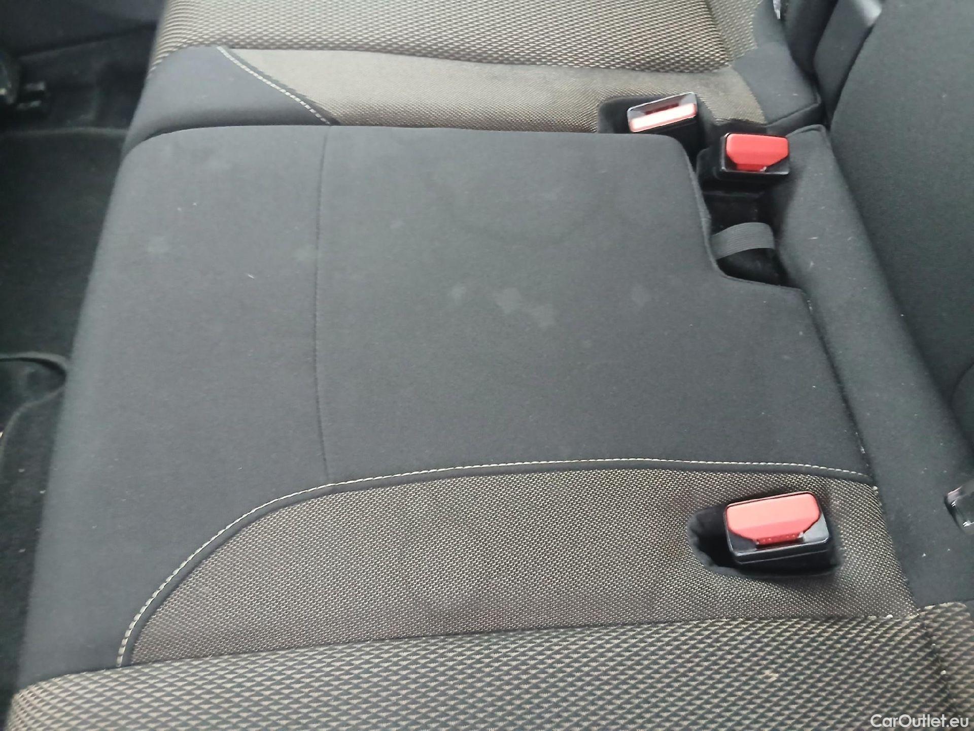  DS  DS7 DS DS 7 Crossback / 2017 / 5P / todoterreno BlueHDi DE 96kW (130CV) Auto. CHIC (AC) #15