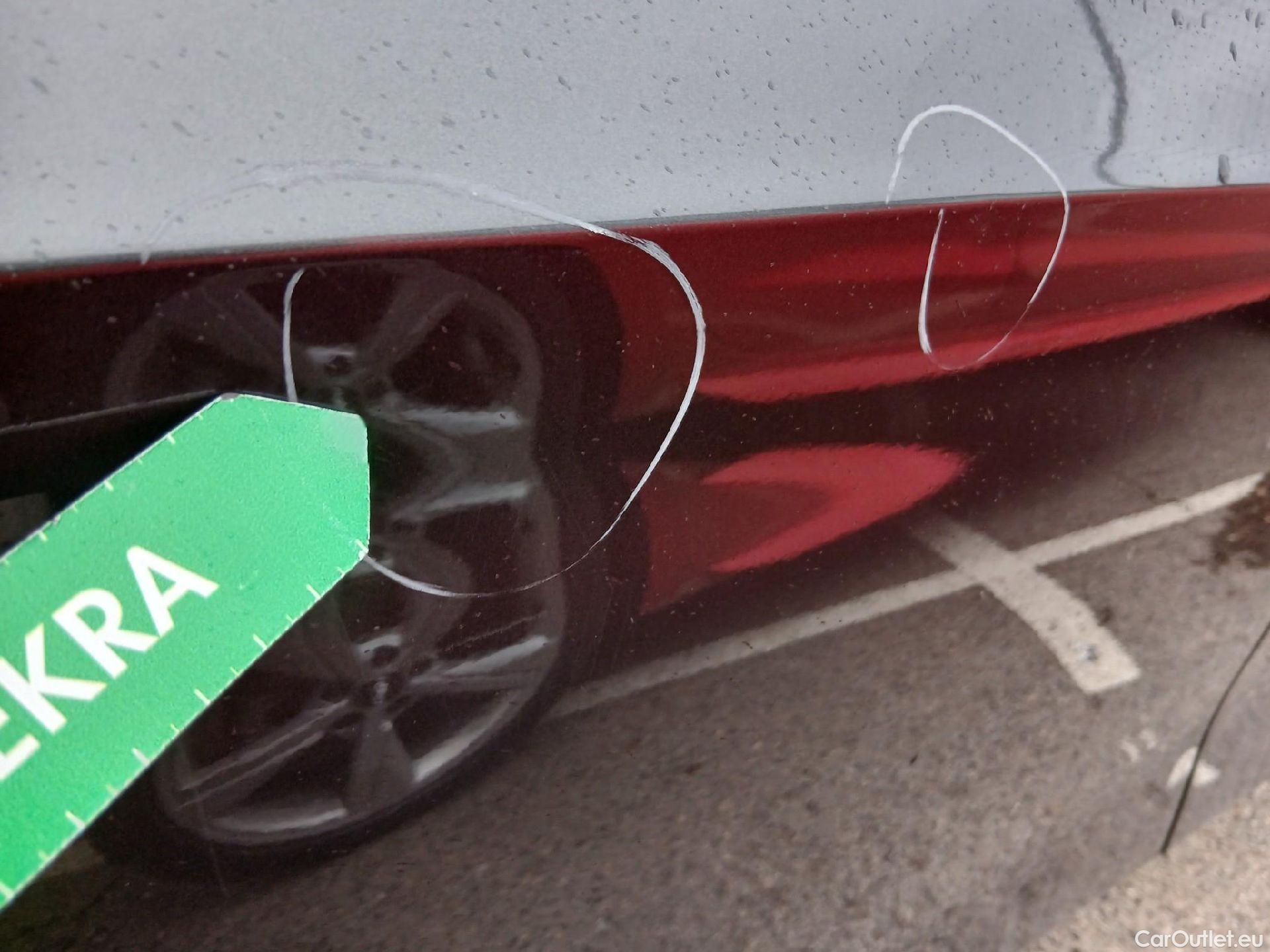  Bmw  Serie 1 BMW  / 2019 / 5P / berlina con portón 118i #27