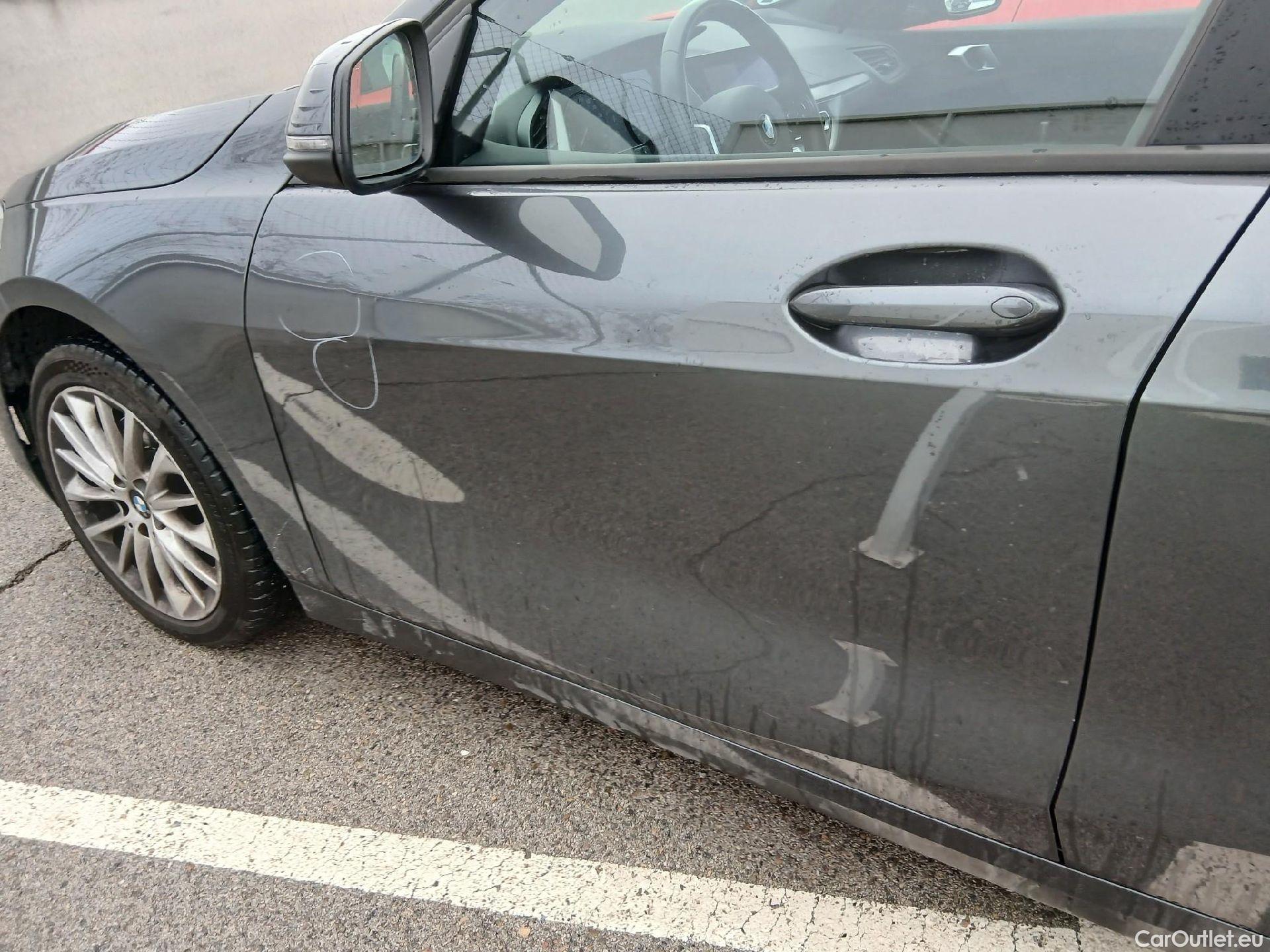  Bmw  Serie 1 BMW  / 2019 / 5P / berlina con portón 118i #8