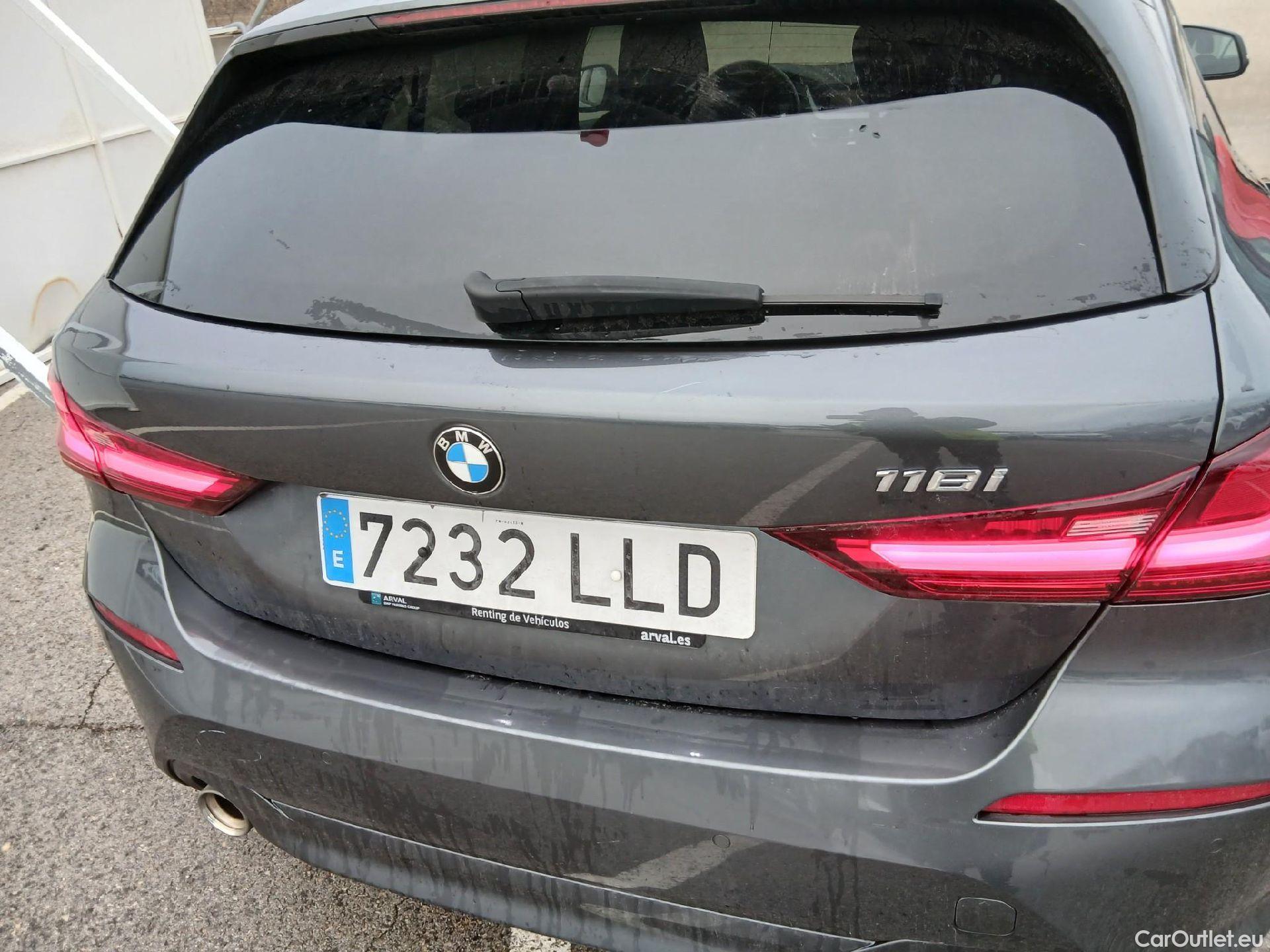  Bmw  Serie 1 BMW  / 2019 / 5P / berlina con portón 118i #18