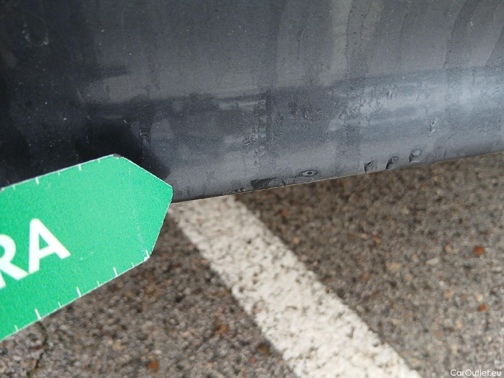  Bmw  Serie 1 BMW  / 2019 / 5P / berlina con portón 118i #15