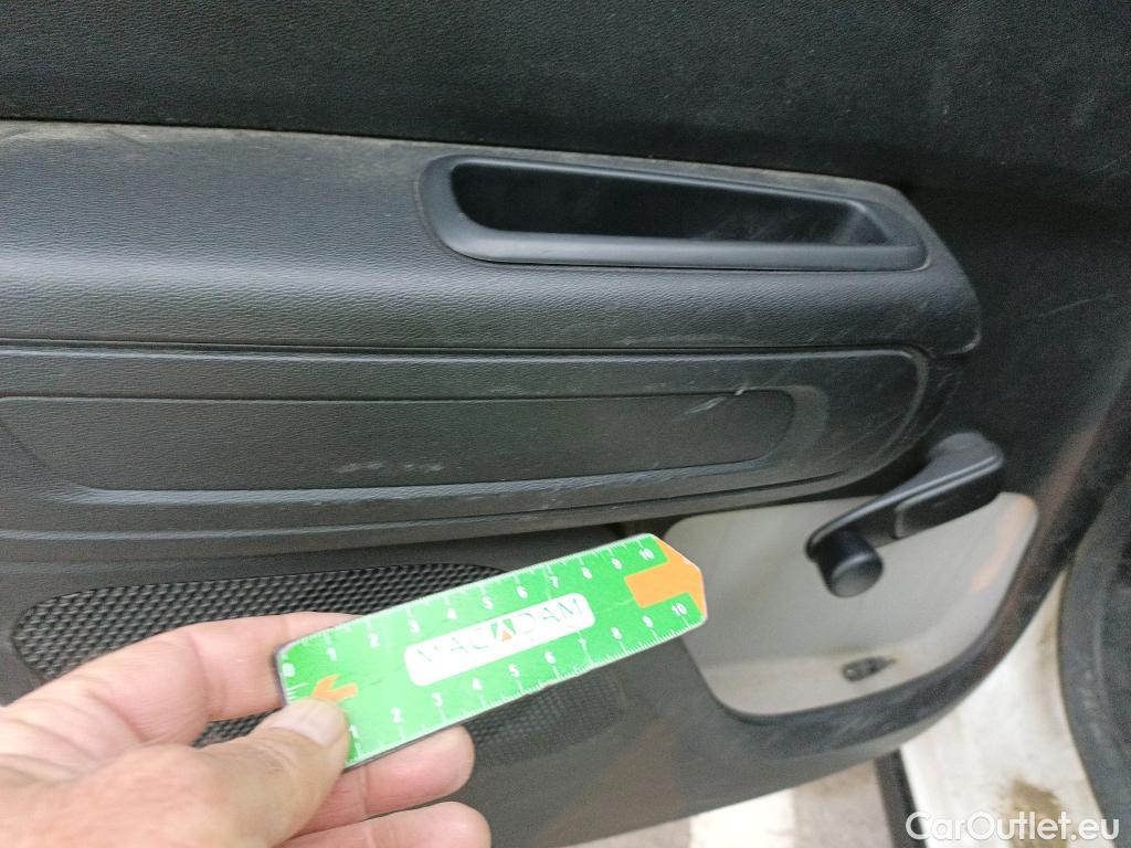  Citroen  C3 CITROEN  / 2016 / 5P / berlina con portón PureTech 60KW (82CV) FEEL (CX) #6