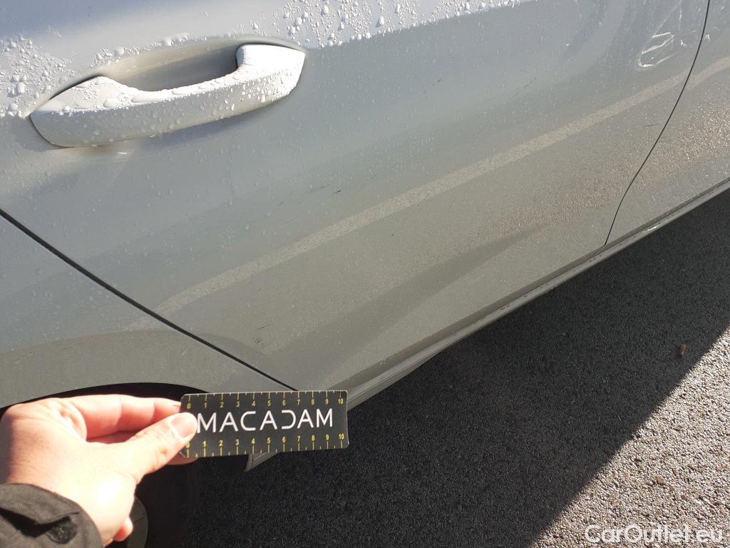  Volkswagen  Golf  VOLKSWAGEN / 2020 / 5P / berlina con portón 2.0 TDI 85kW (115CV) #9