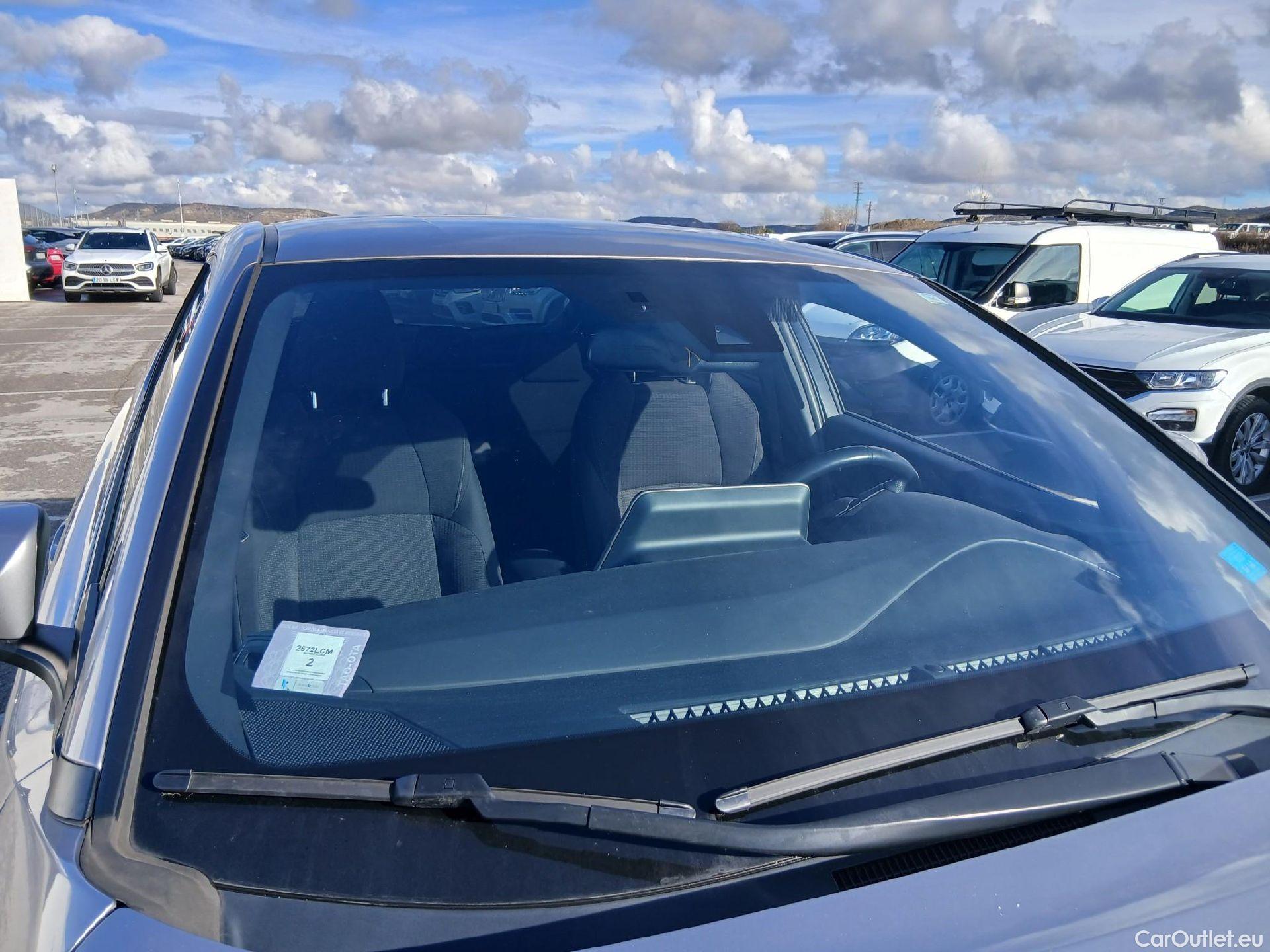  Toyota  C-HR TOYOTA  / 2016 / 5P / todoterreno 1.8 125H Advance (CX) #2