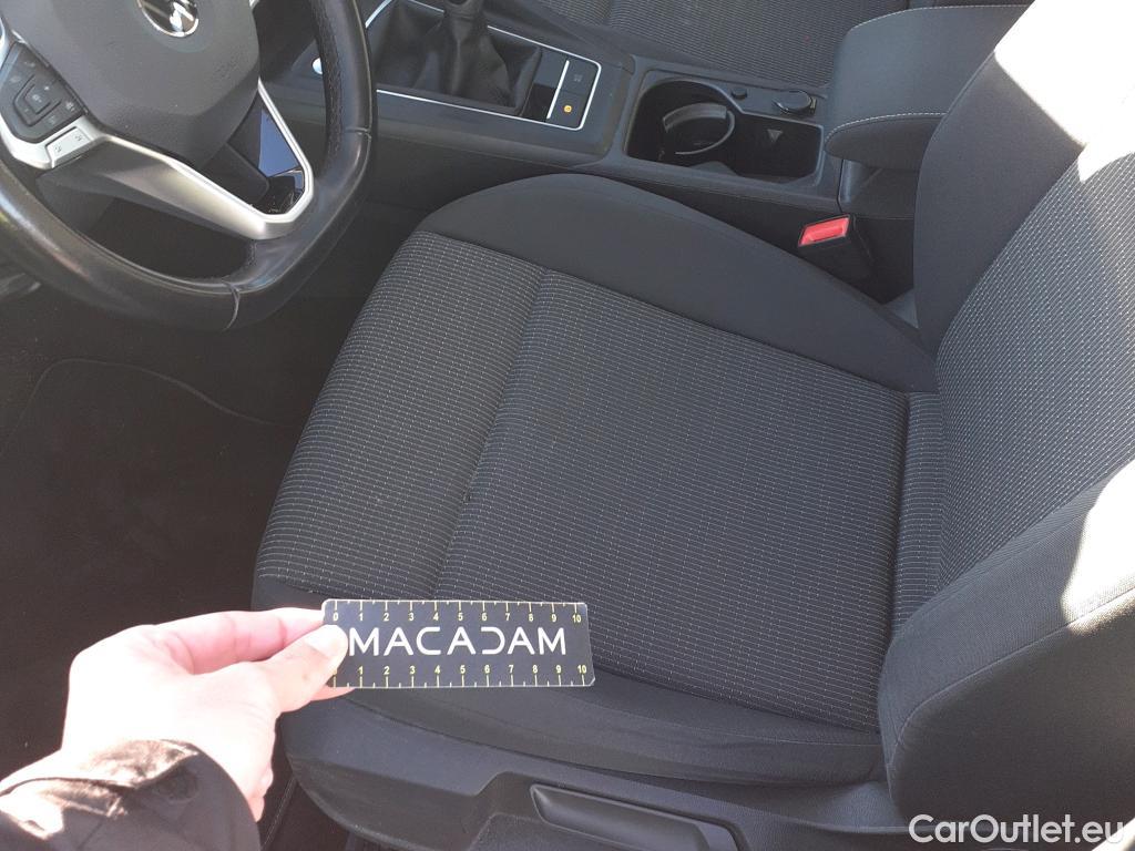  Volkswagen  Golf  VOLKSWAGEN / 2020 / 5P / berlina con portón 2.0 TDI 85kW (115CV) #3