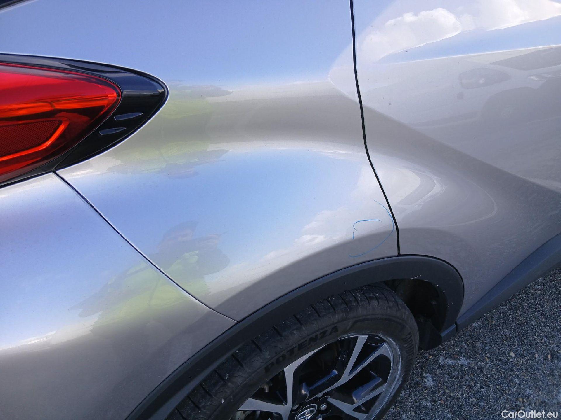  Toyota  C-HR TOYOTA  / 2016 / 5P / todoterreno 1.8 125H Advance (CX) #3