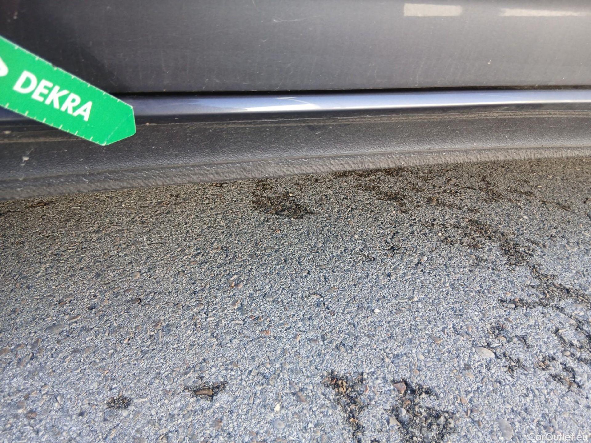  Volkswagen  Polo VOLKSWAGEN  / 2021 / 5P / berlina con portón Life 1.0 TSI 70kW (95CV) #4