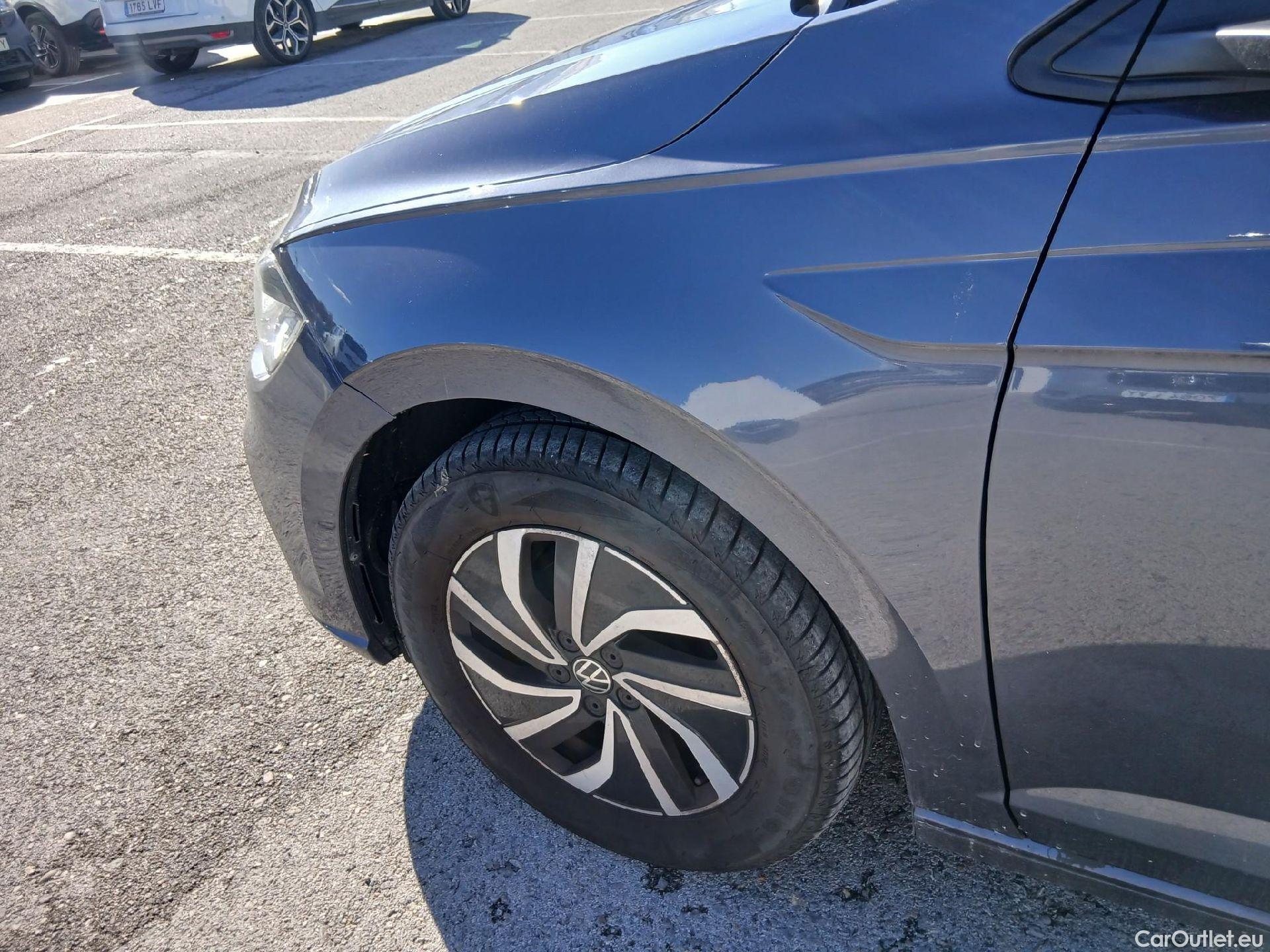  Volkswagen  Polo VOLKSWAGEN  / 2021 / 5P / berlina con portón Life 1.0 TSI 70kW (95CV) #3