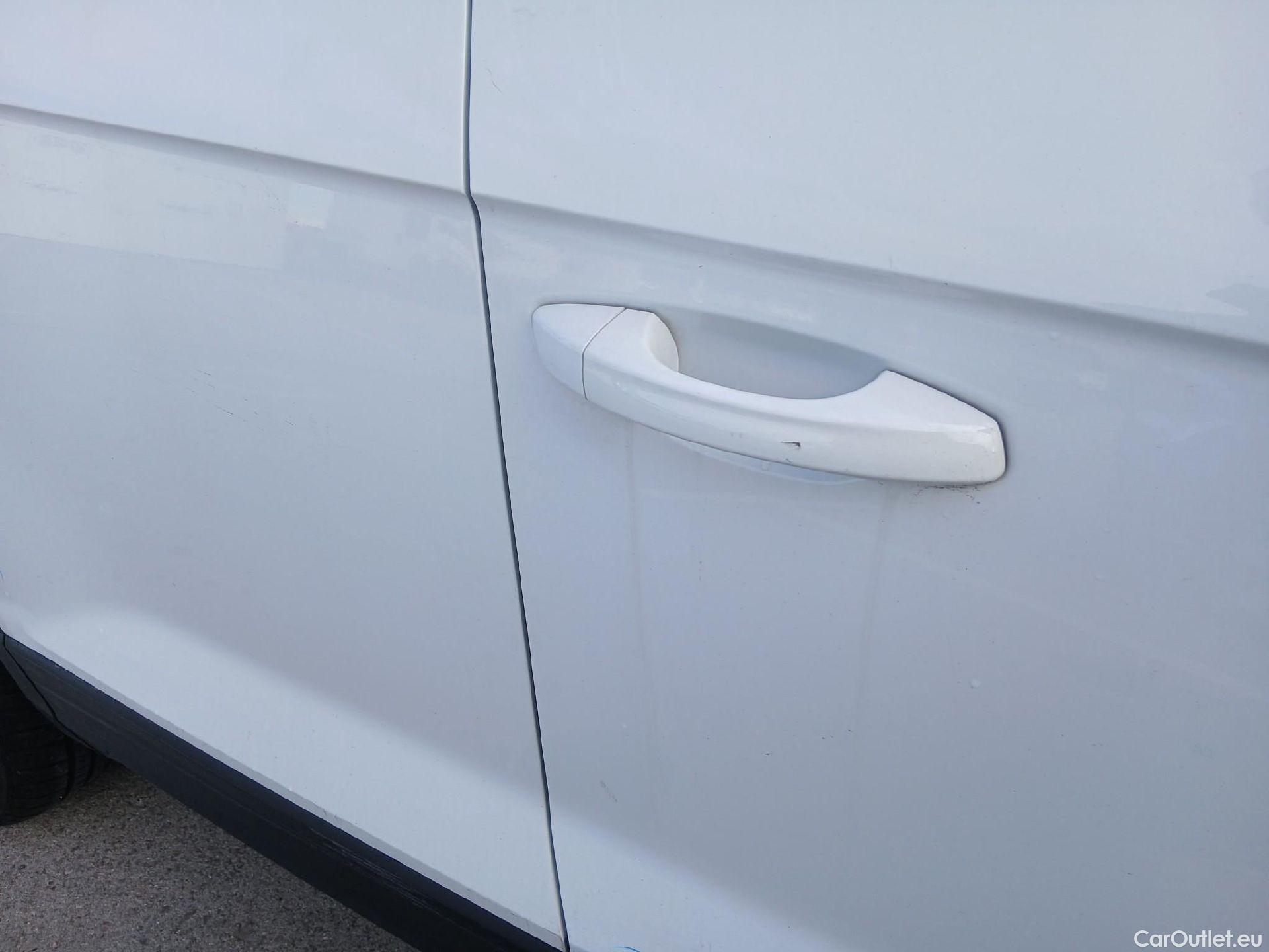  Volkswagen  T-ROC VOLKSWAGEN  / 2017 / 5P / todoterreno Advance 1.0 TSI 85kW (115CV) (CX) #47