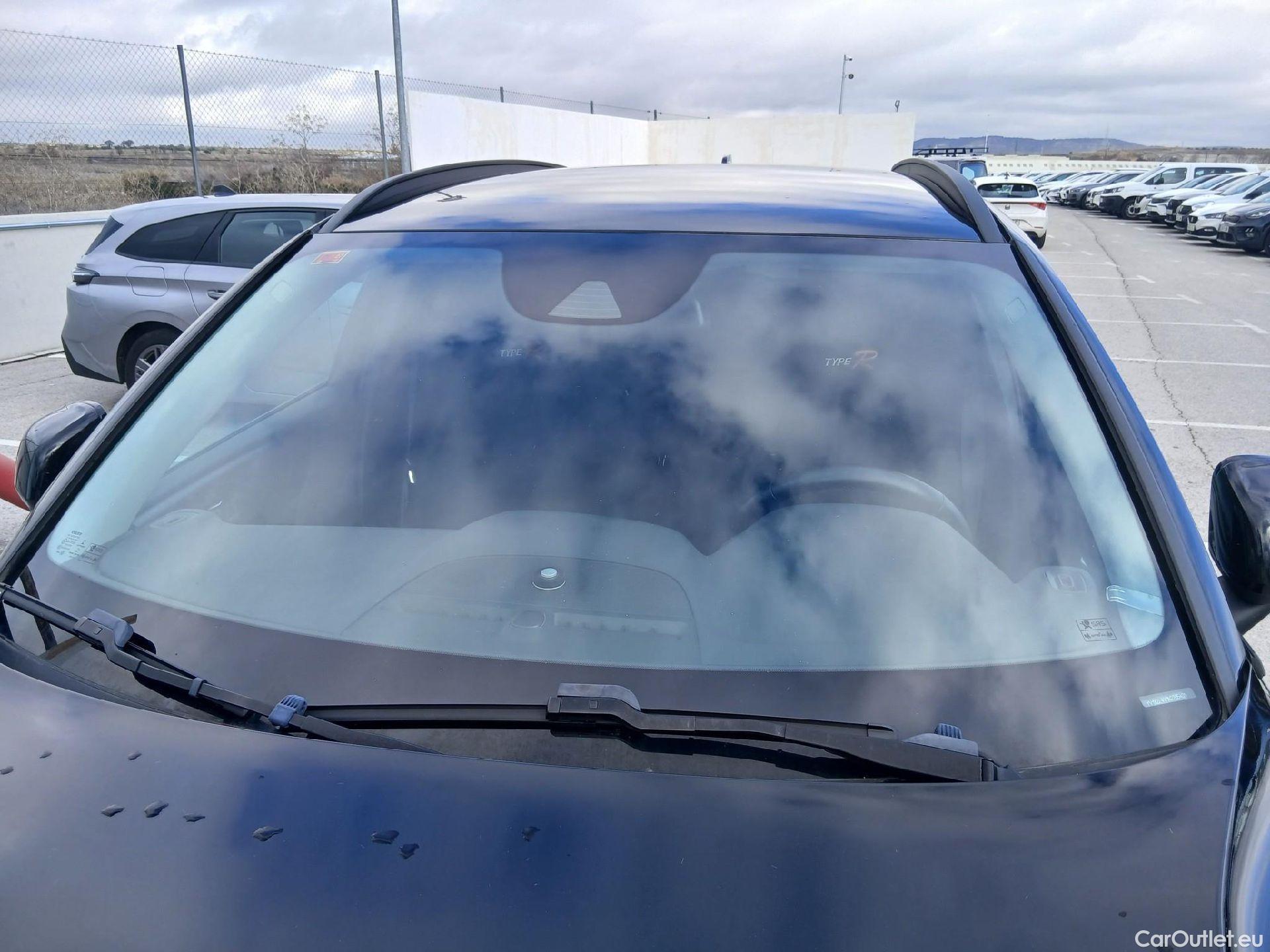  Volvo  XC 40 VOLVO XC40 / 2017 / 5P / todoterreno 1.5 T2 Momentum Core #1