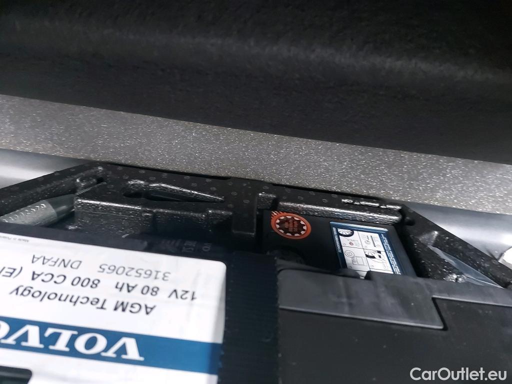  Volvo  XC 40 VOLVO XC40 / 2017 / 5P / todoterreno 1.5 T4 Twin Recharge Inscription Ex Auto #12