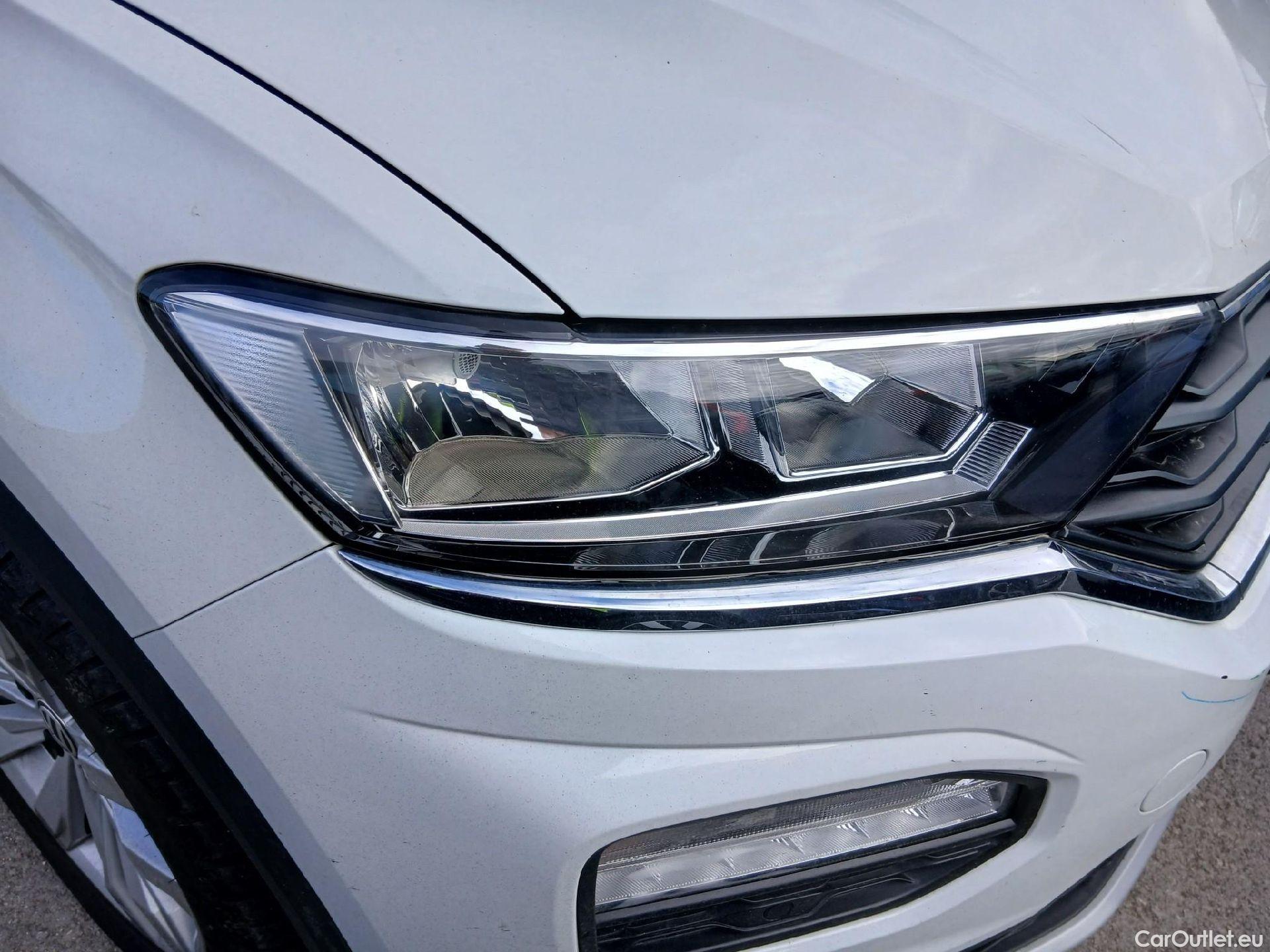  Volkswagen  T-ROC VOLKSWAGEN  / 2017 / 5P / todoterreno Advance 1.0 TSI 85kW (115CV) (CX) #56