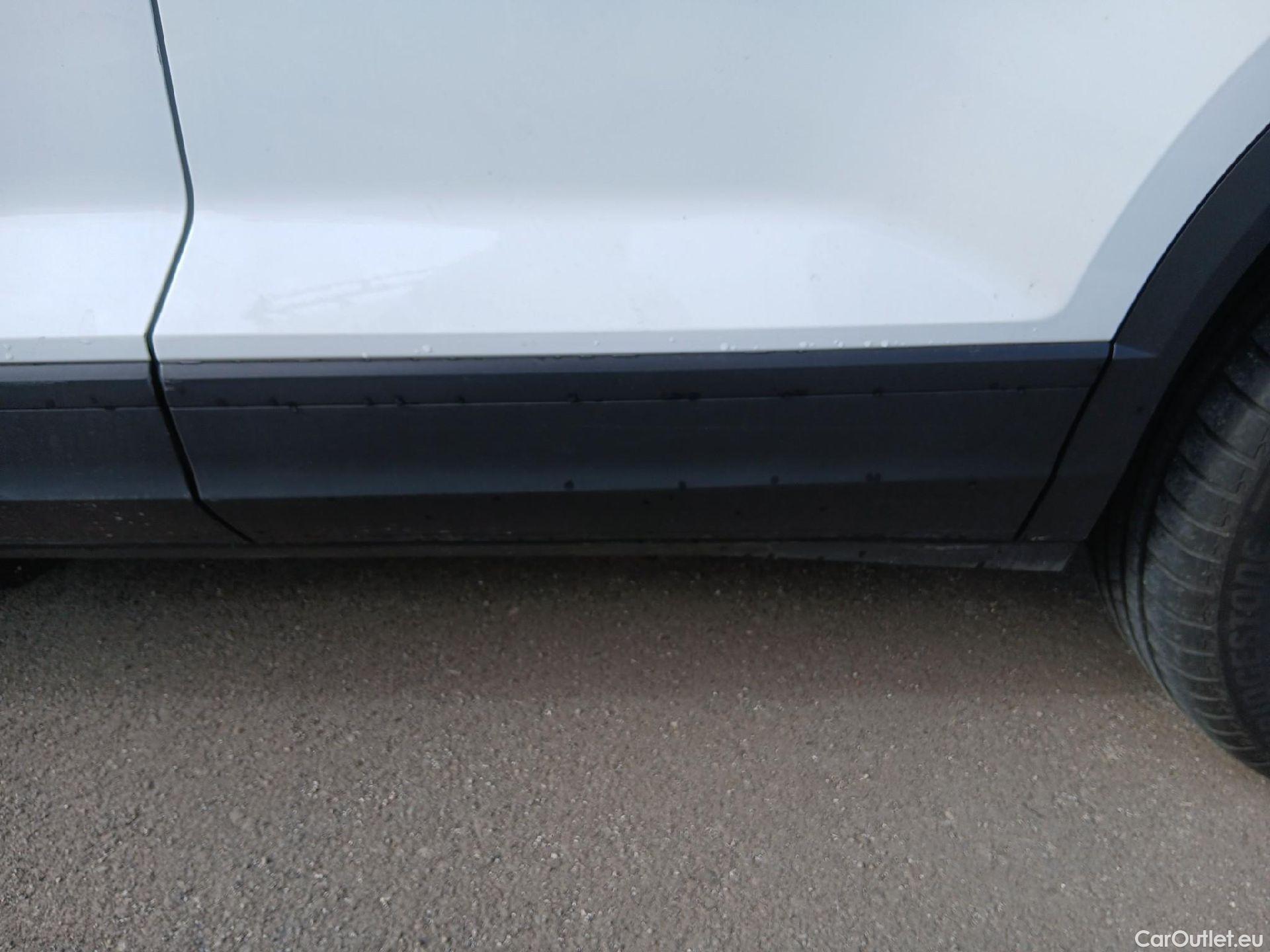  Volkswagen  T-ROC VOLKSWAGEN  / 2017 / 5P / todoterreno Advance 1.0 TSI 85kW (115CV) (CX) #13