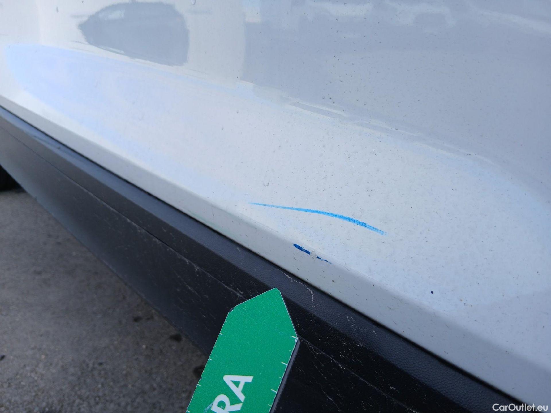  Volkswagen  T-ROC VOLKSWAGEN  / 2017 / 5P / todoterreno Advance 1.0 TSI 85kW (115CV) (CX) #43