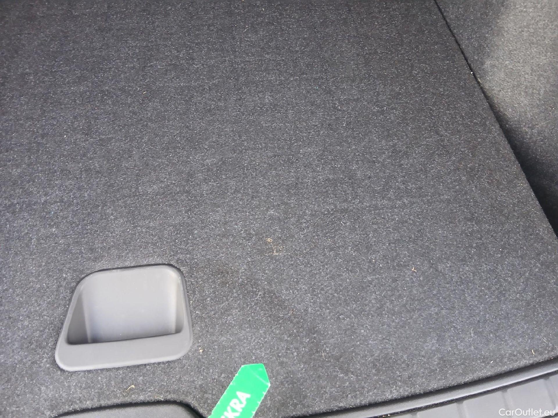  Volvo  XC 40 VOLVO XC40 / 2017 / 5P / todoterreno 1.5 T2 Momentum Core #35