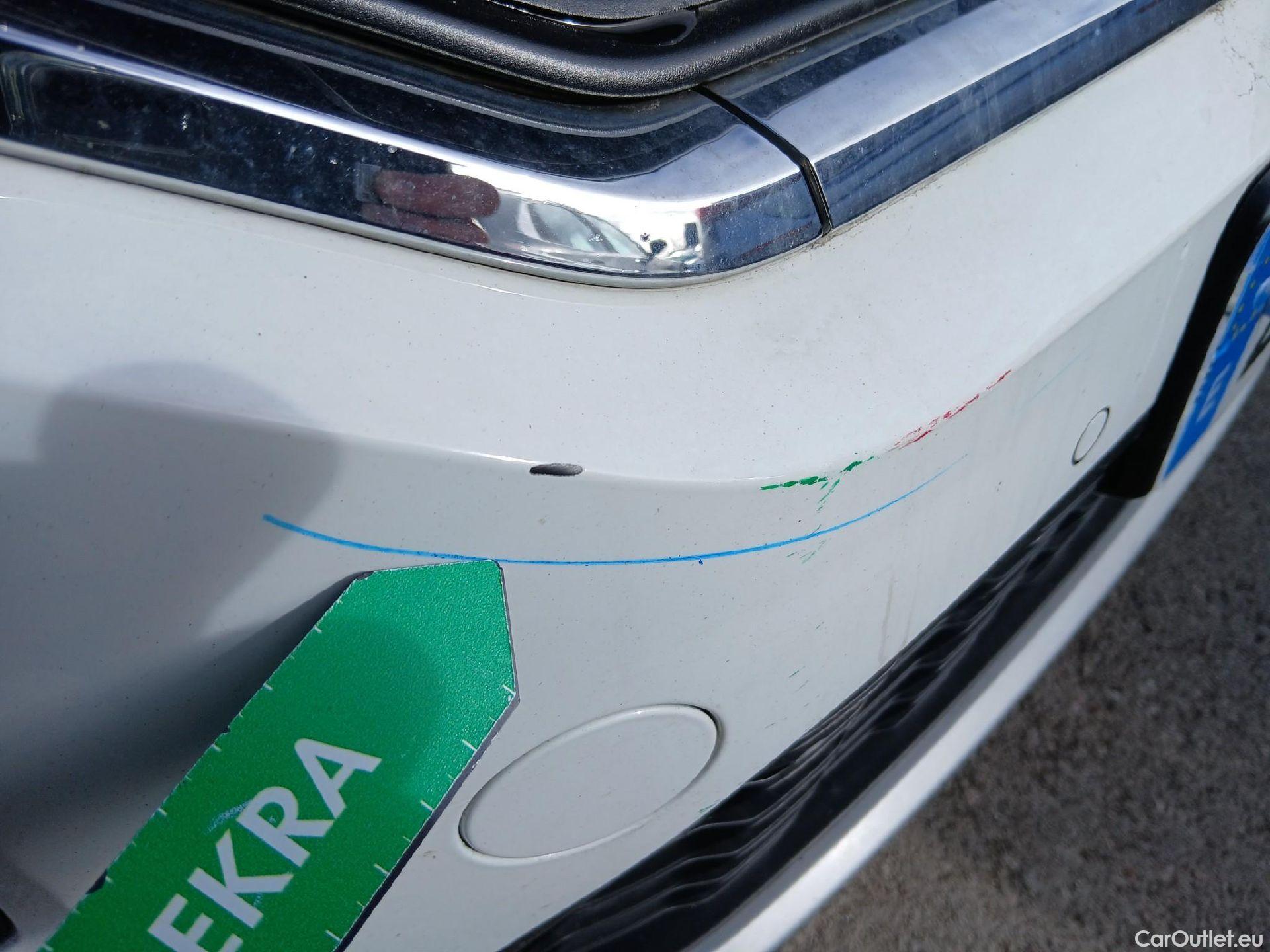  Volkswagen  T-ROC VOLKSWAGEN  / 2017 / 5P / todoterreno Advance 1.0 TSI 85kW (115CV) (CX) #6