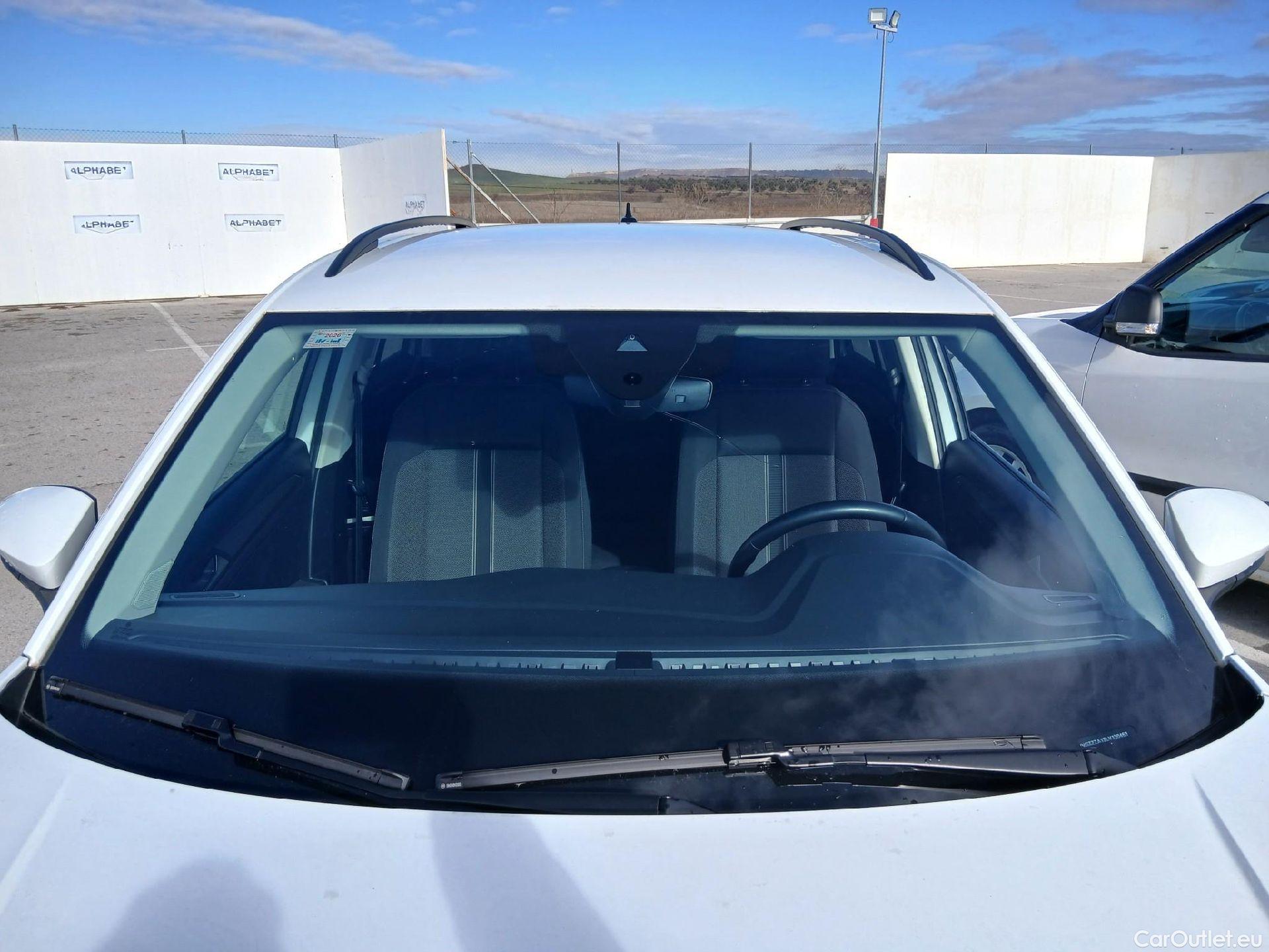  Volkswagen  T-ROC VOLKSWAGEN  / 2017 / 5P / todoterreno Advance 1.0 TSI 85kW (115CV) (CX) #2