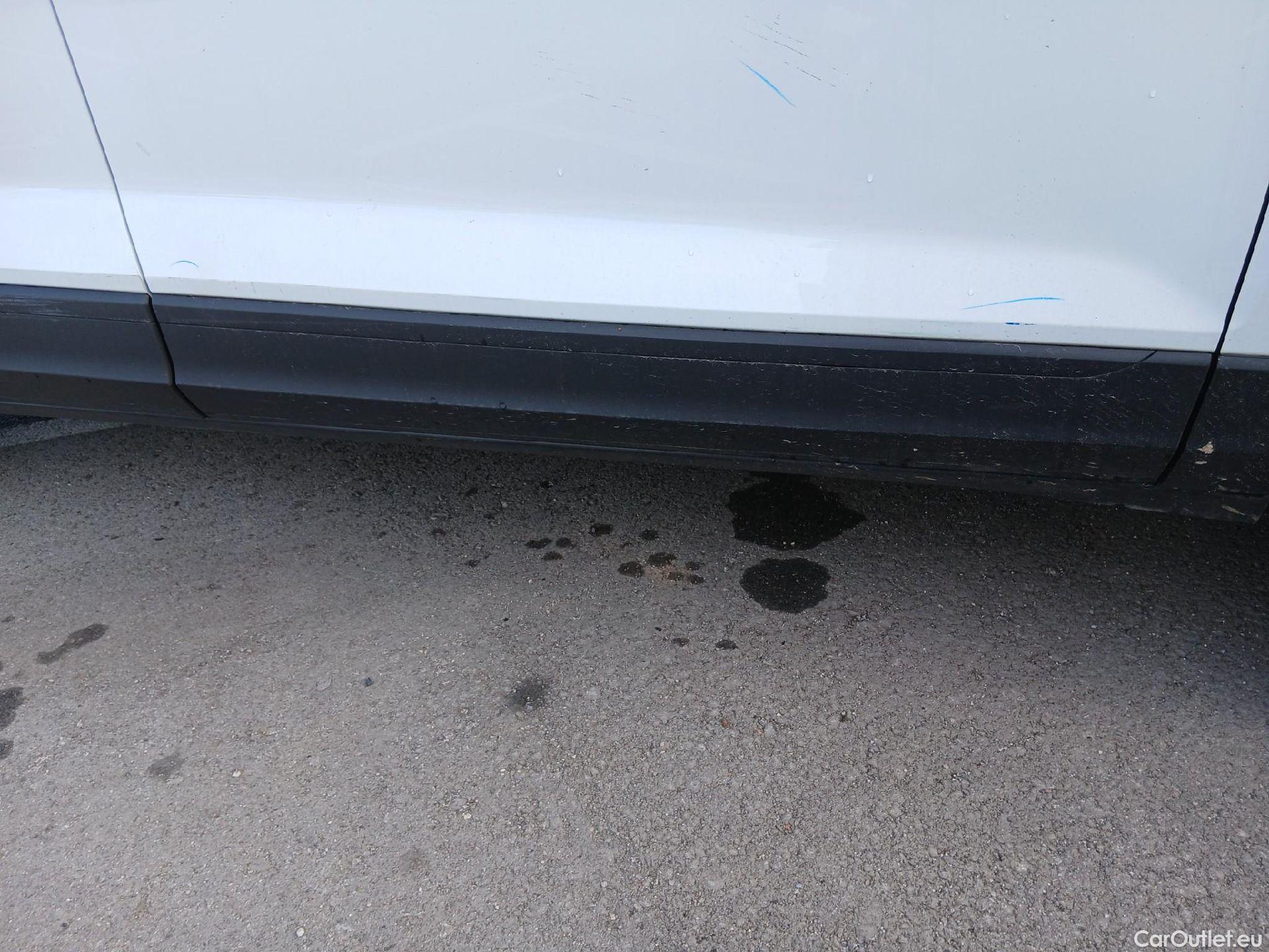  Volkswagen  T-ROC VOLKSWAGEN  / 2017 / 5P / todoterreno Advance 1.0 TSI 85kW (115CV) (CX) #50