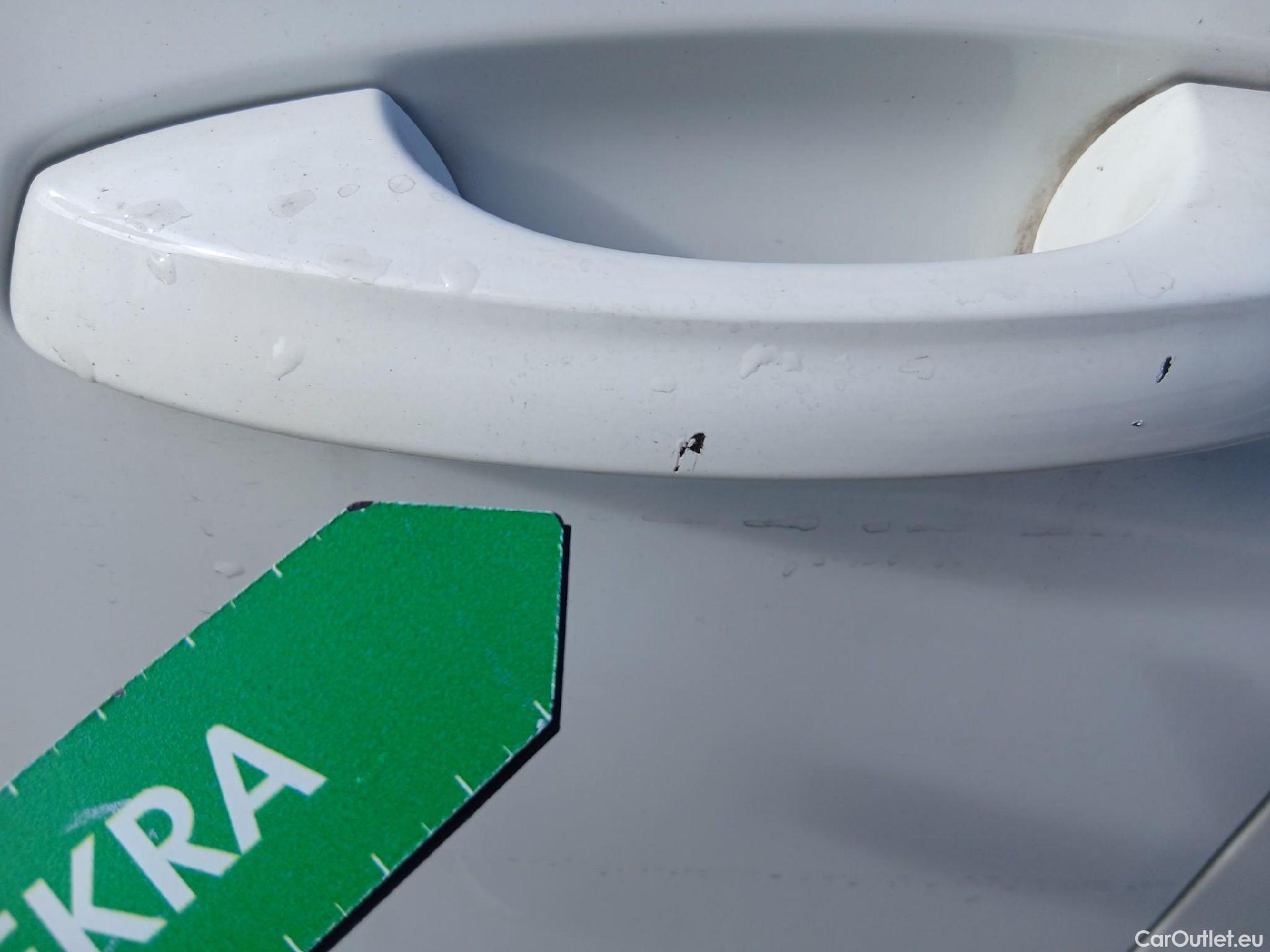  Volkswagen  T-ROC VOLKSWAGEN  / 2017 / 5P / todoterreno Advance 1.0 TSI 85kW (115CV) (CX) #10