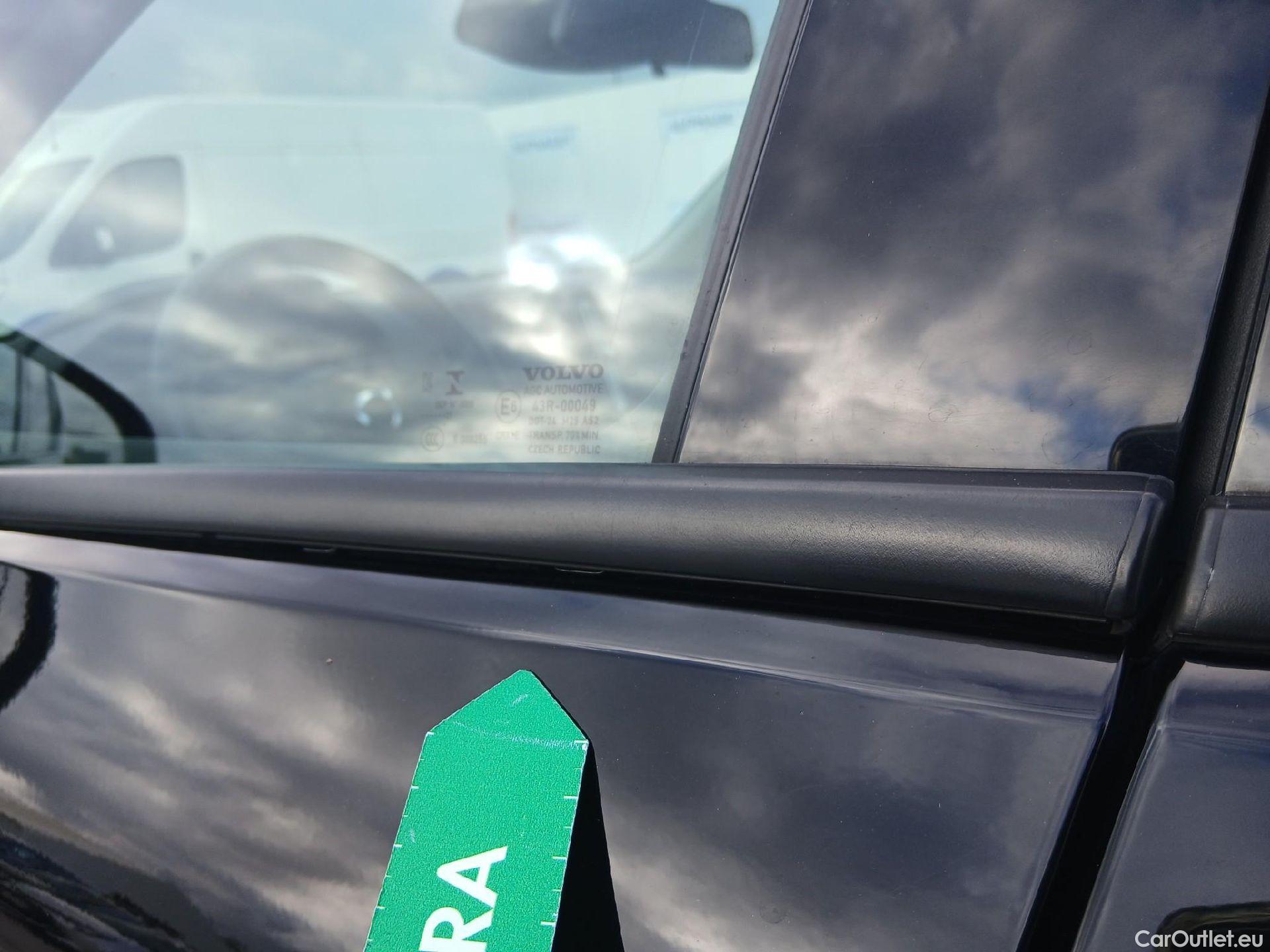  Volvo  XC 40 VOLVO XC40 / 2017 / 5P / todoterreno 1.5 T2 Momentum Core #41