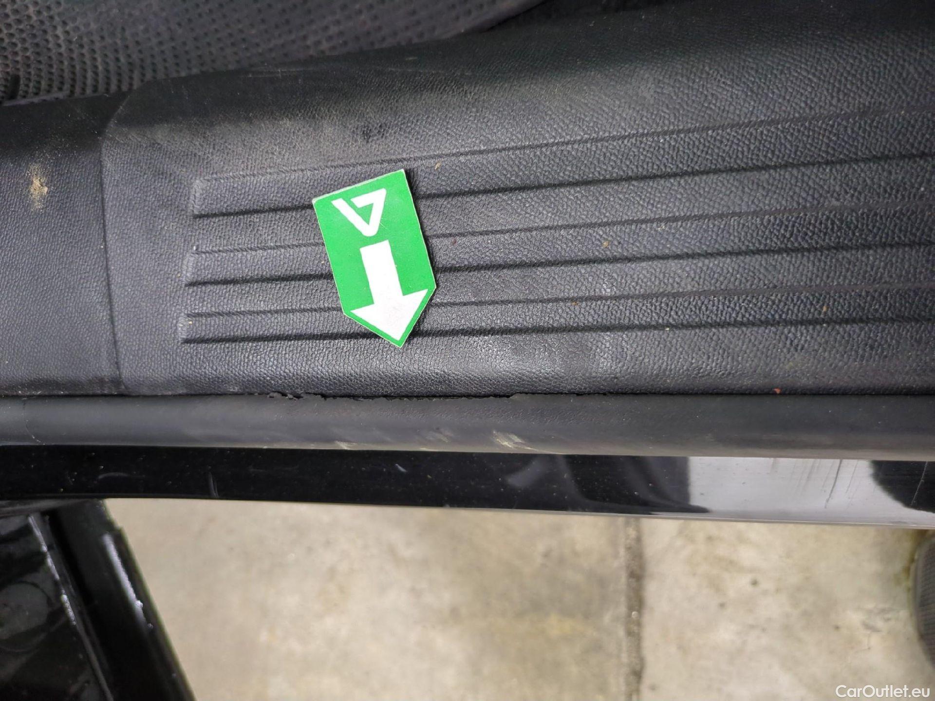  Peugeot  2008  Allure Business 1.2 PureTech 130CV BVM6 E6d #1