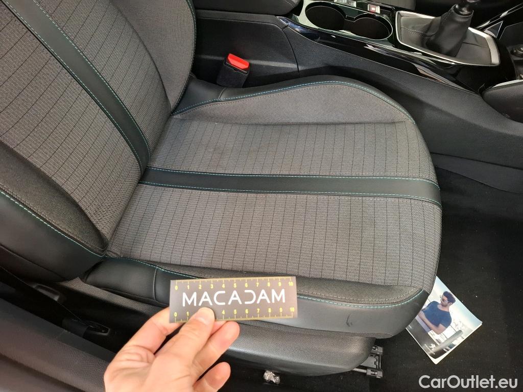  Peugeot  208  Allure Business 1.2 PureTech 100CV BVM6 E6d #30