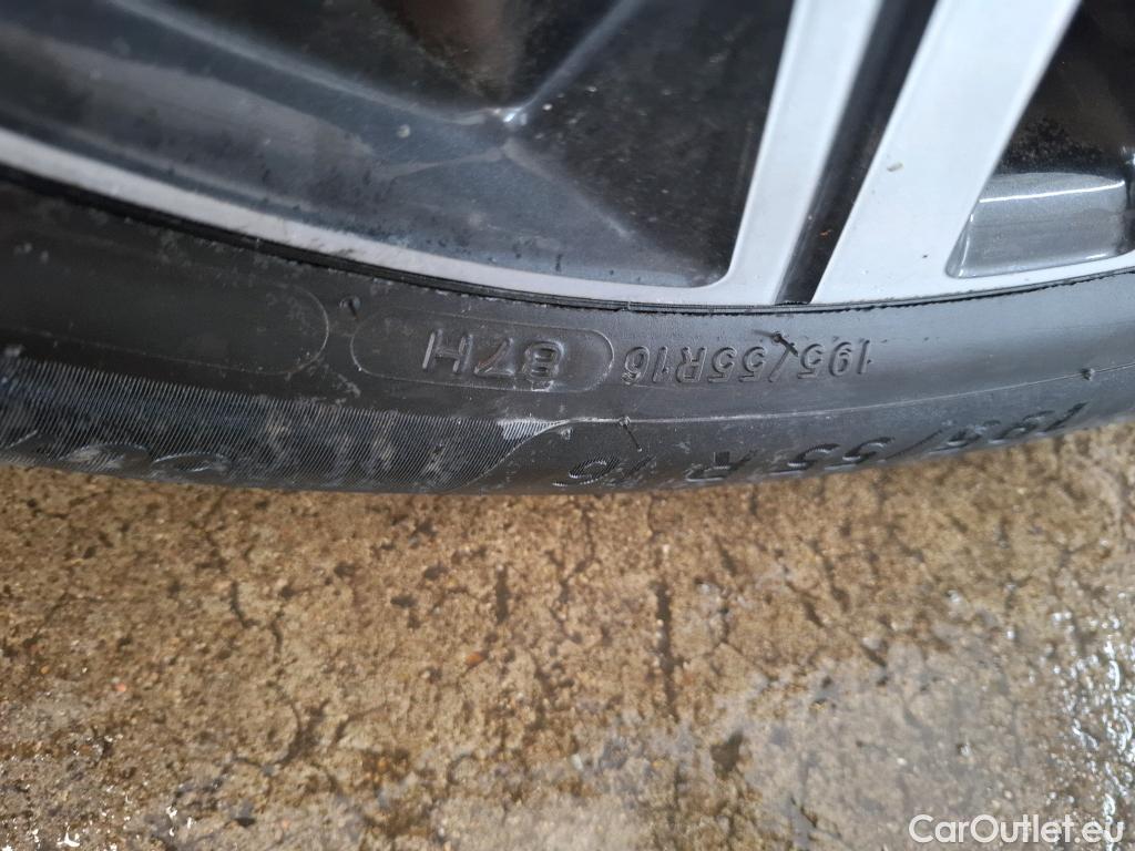  Peugeot  208  Allure Business 1.2 PureTech 100CV BVM6 E6d #18