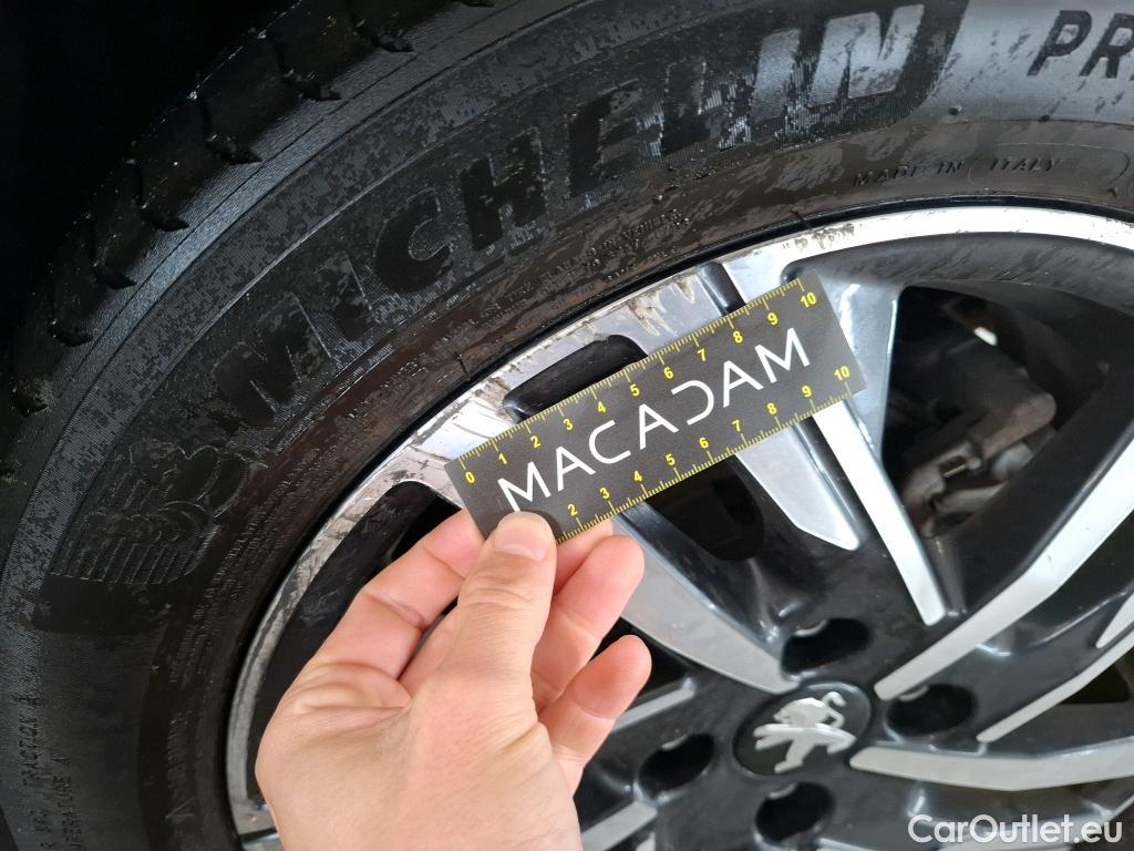  Peugeot  208  Allure Business 1.2 PureTech 100CV BVM6 E6d #22