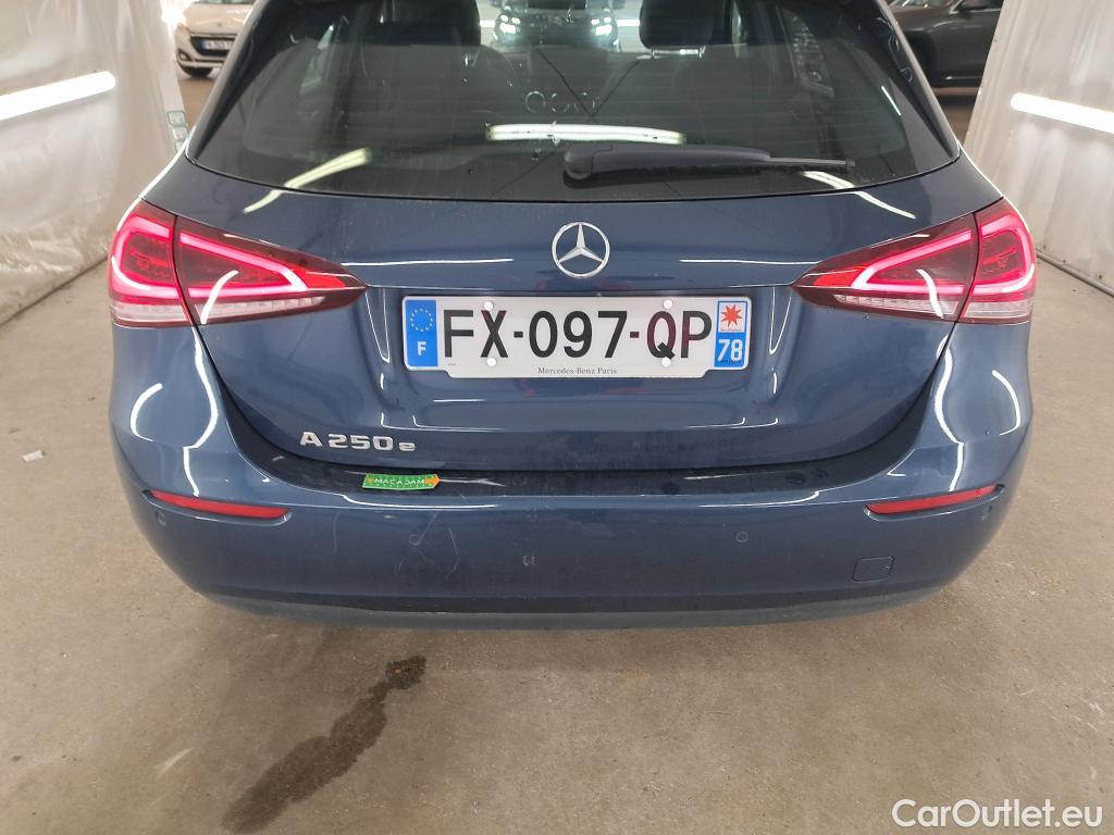  Mercedes  A-Klasse MERCEDES-BENZ Classe A Compact 2018 5P Berline A 250 e Business Line 8GDCT #9