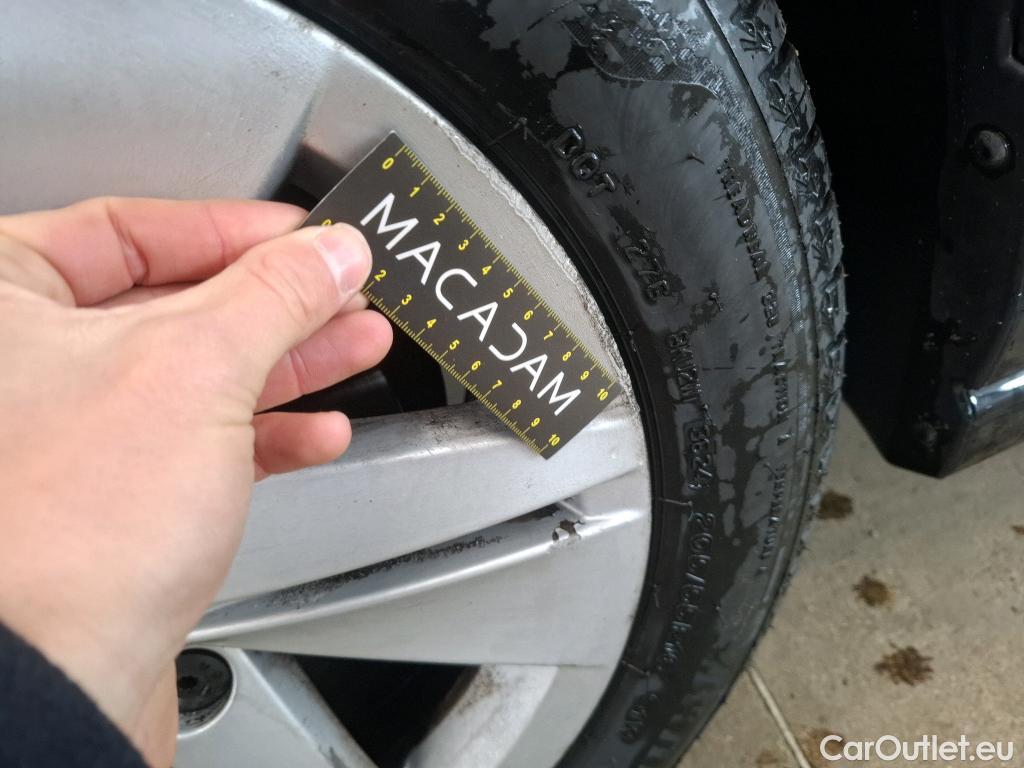  Volkswagen  Golf  VOLKSWAGEN / 2020 / 5P / Berline 2.0 TDI SCR 150 DSG7 Life Busi 1st #32