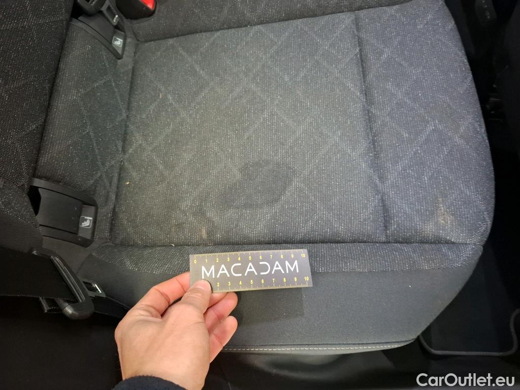  Volkswagen  Golf  VOLKSWAGEN / 2020 / 5P / Berline 2.0 TDI SCR 150 DSG7 Life Busi 1st #74