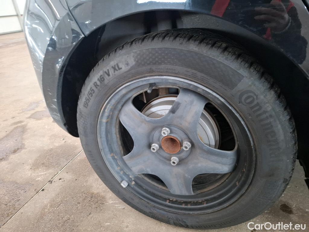  Renault  Clio  V Business 1.6 E-TECH Hybrid 140CV BVA6 E6d #42