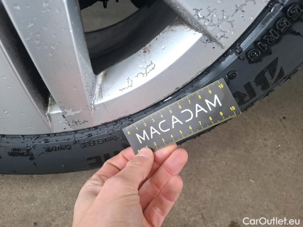  Volkswagen  Golf  VOLKSWAGEN / 2020 / 5P / Berline 2.0 TDI SCR 150 DSG7 Life Busi 1st #43