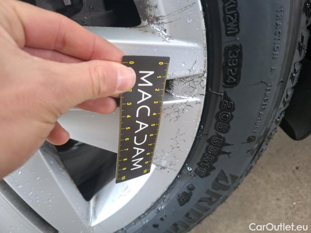  Volkswagen  Golf  VOLKSWAGEN / 2020 / 5P / Berline 2.0 TDI SCR 150 DSG7 Life Busi 1st #42