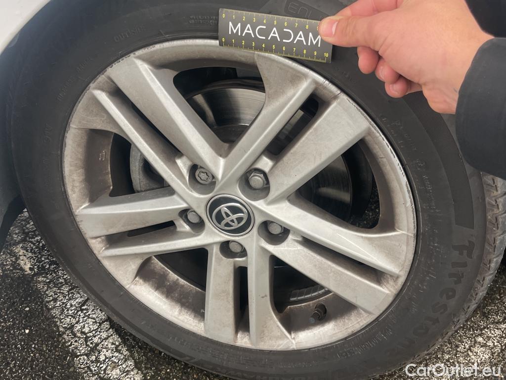  Toyota  Corolla TOYOTA  Touring Sports / 2018 / 5P / Break Hybride 122h Dynamic Business Stage Acad #25