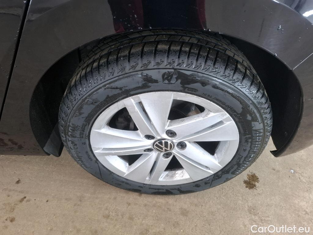  Volkswagen  Golf  VOLKSWAGEN / 2020 / 5P / Berline 2.0 TDI SCR 150 DSG7 Life Busi 1st #33