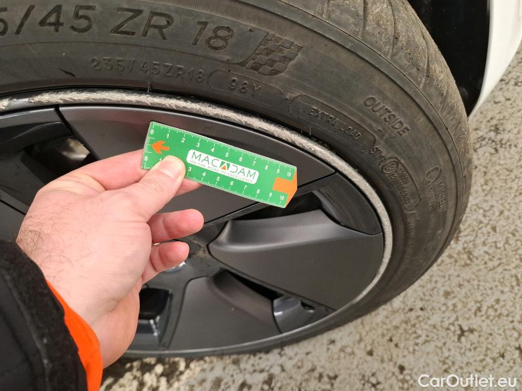  Tesla  Model 3 TESLA  2018 4P Berline Propulsion #8