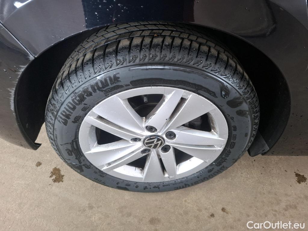  Volkswagen  Golf  VOLKSWAGEN / 2020 / 5P / Berline 2.0 TDI SCR 150 DSG7 Life Busi 1st #40