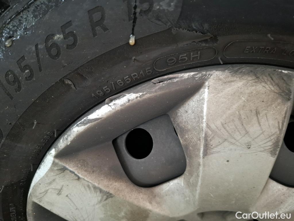  Renault  Kangoo  II Express Maxi Extra (Série Spéciale) 1.5 dCi 95CV BVM6 E6dT #35