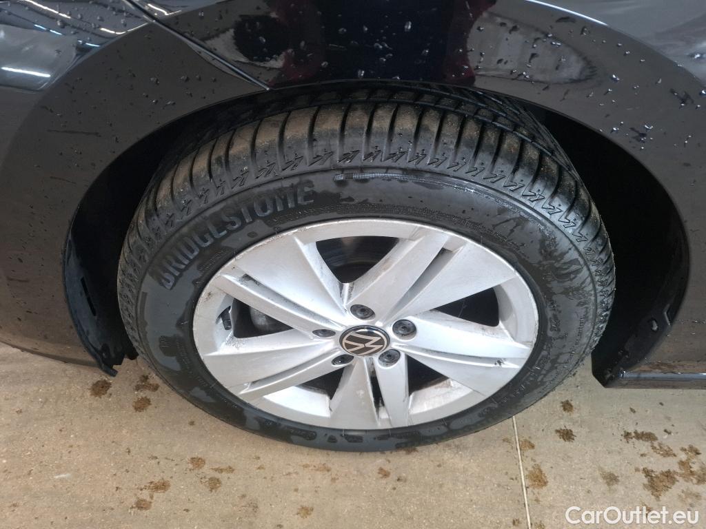  Volkswagen  Golf  VOLKSWAGEN / 2020 / 5P / Berline 2.0 TDI SCR 150 DSG7 Life Busi 1st #29