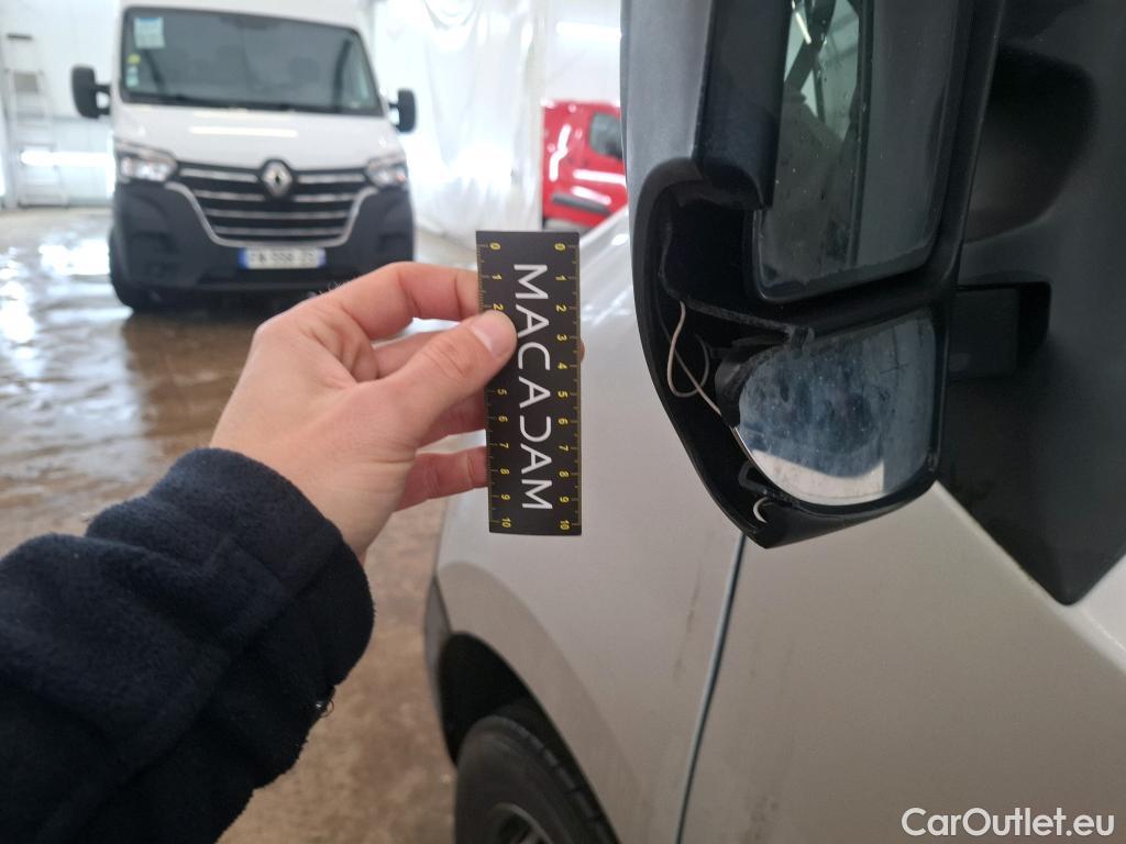  Renault  Master RENAULT  VU 4p Fourgon FG GCf Trac F3500 L1H2 Energy dCi 145 E6 #36