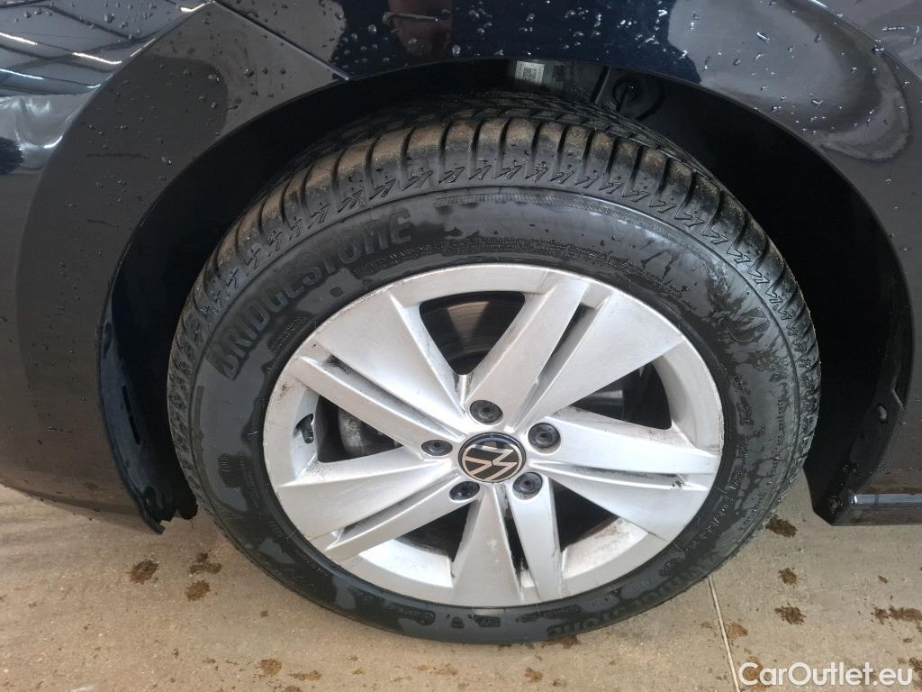  Volkswagen  Golf  VOLKSWAGEN / 2020 / 5P / Berline 2.0 TDI SCR 150 DSG7 Life Busi 1st #30