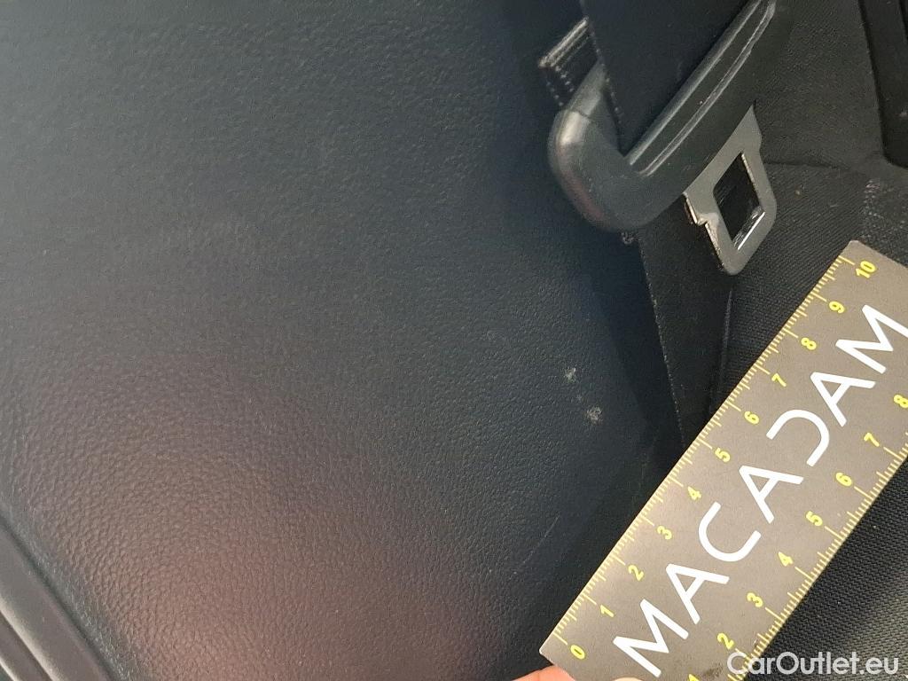  Volkswagen  Golf  VOLKSWAGEN / 2020 / 5P / Berline 2.0 TDI SCR 150 DSG7 Life Busi 1st #96