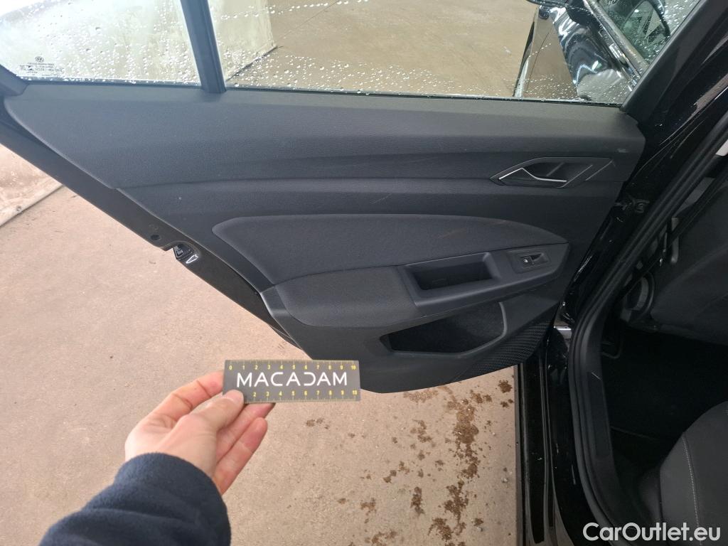  Volkswagen  Golf  VOLKSWAGEN / 2020 / 5P / Berline 2.0 TDI SCR 150 DSG7 Life Busi 1st #46