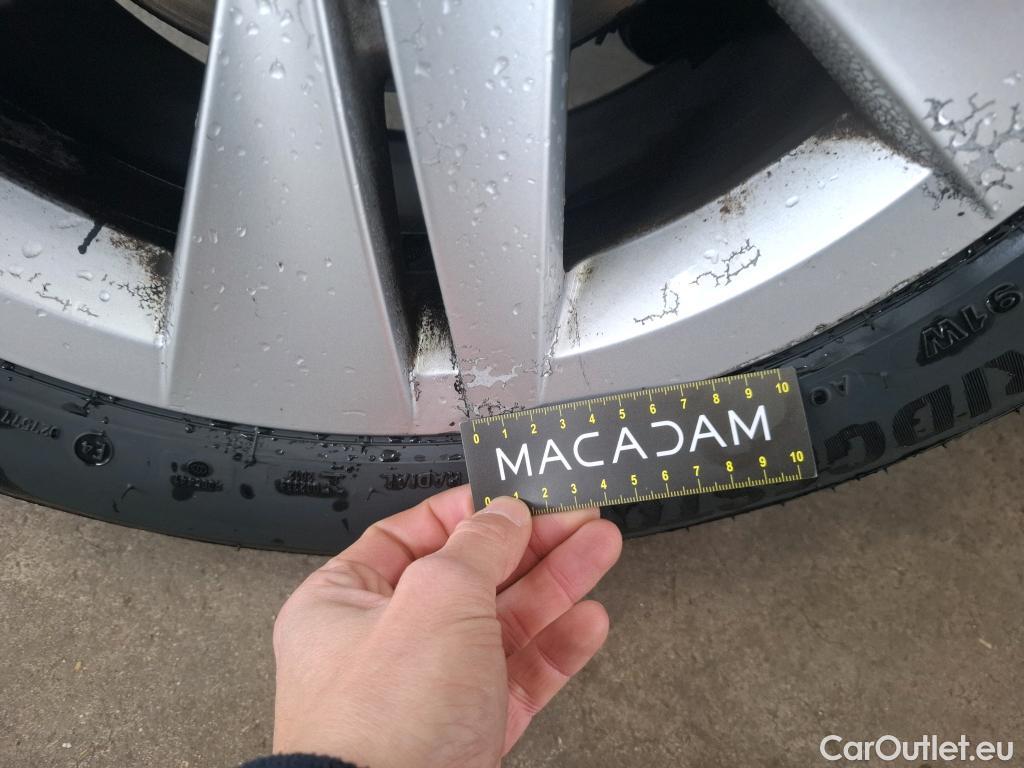  Volkswagen  Golf  VOLKSWAGEN / 2020 / 5P / Berline 2.0 TDI SCR 150 DSG7 Life Busi 1st #44