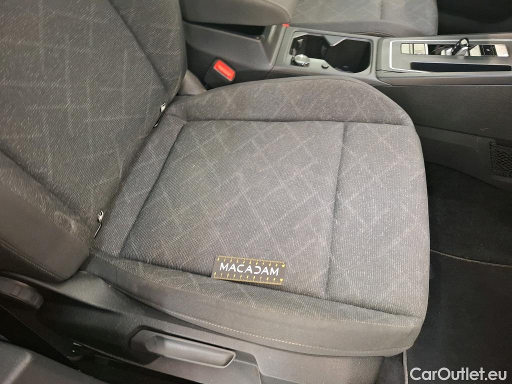  Volkswagen  Golf  VOLKSWAGEN / 2020 / 5P / Berline 2.0 TDI SCR 150 DSG7 Life Busi 1st #70