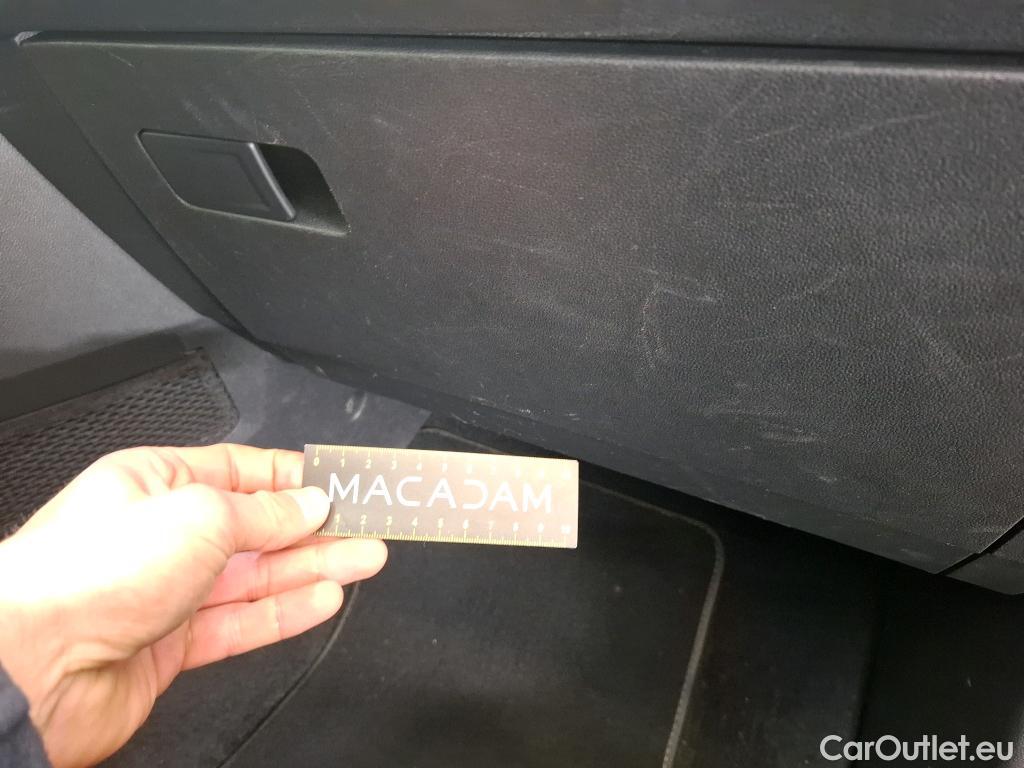  Volkswagen  Golf  VOLKSWAGEN / 2020 / 5P / Berline 2.0 TDI SCR 150 DSG7 Life Busi 1st #49