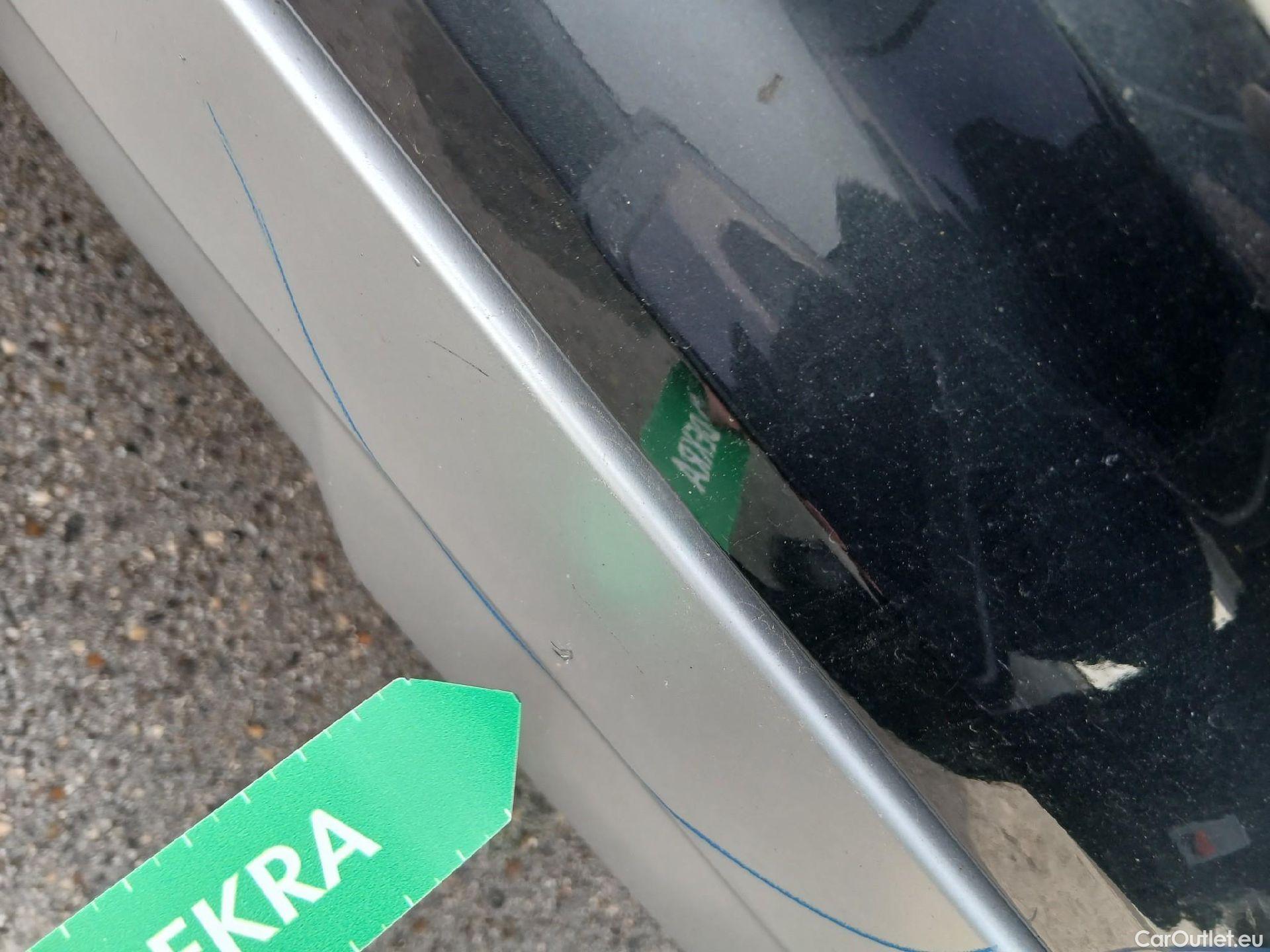  Audi  Q2 AUDI  / 2016 / 5P / todoterreno Design 30 TFSI 85kW (116CV) #23